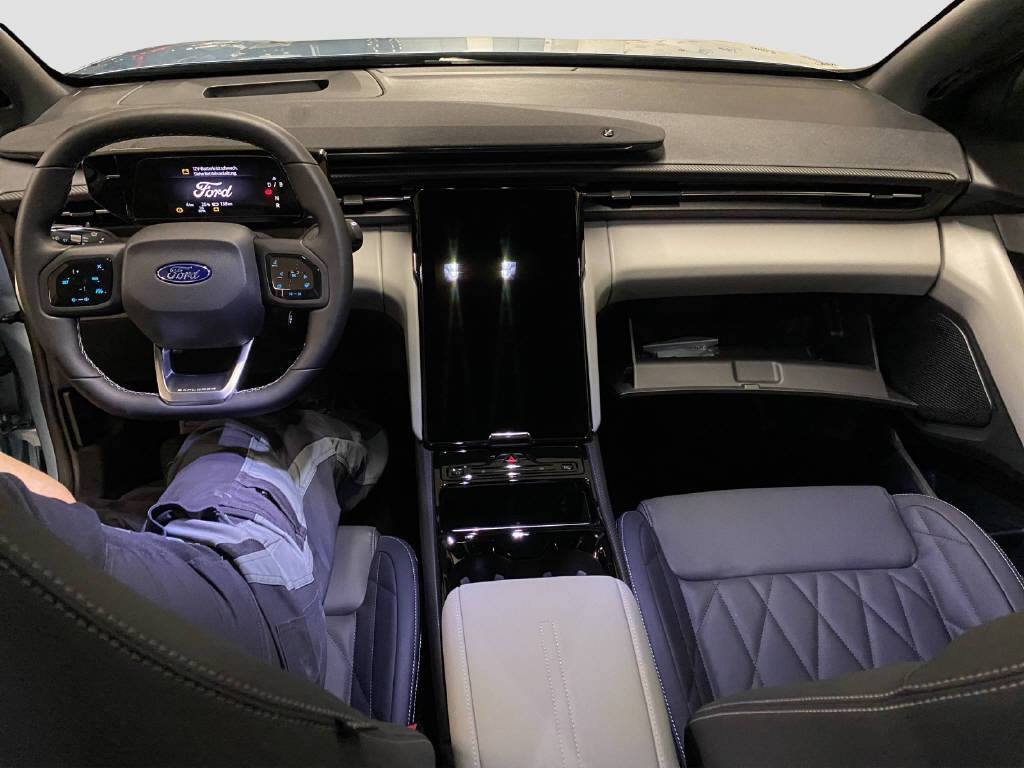 FORD Explorer Extended Range Premium RWD-image-5