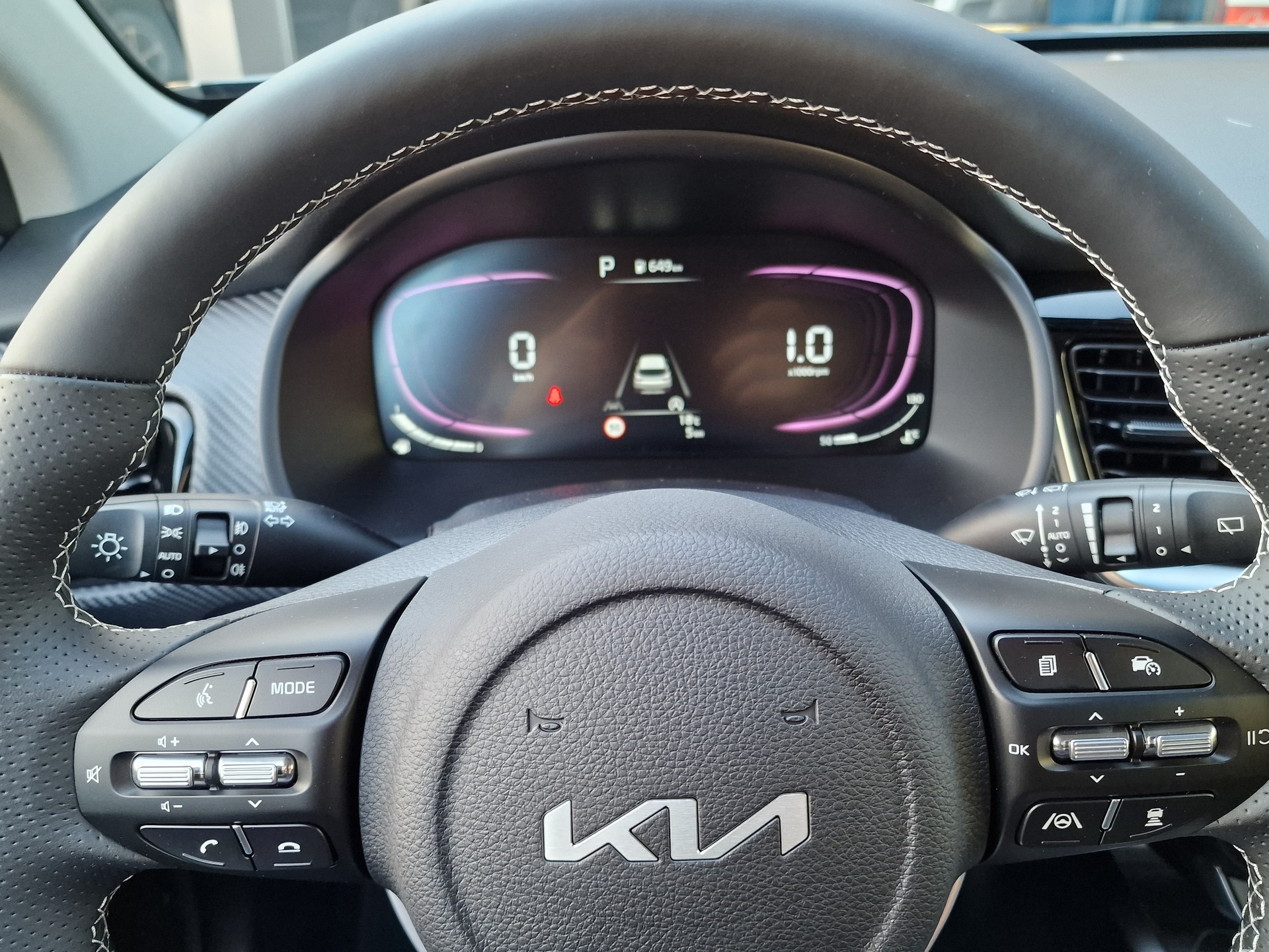 KIA Stonic 1.0 T-GDI GT-Line DCT-image-9