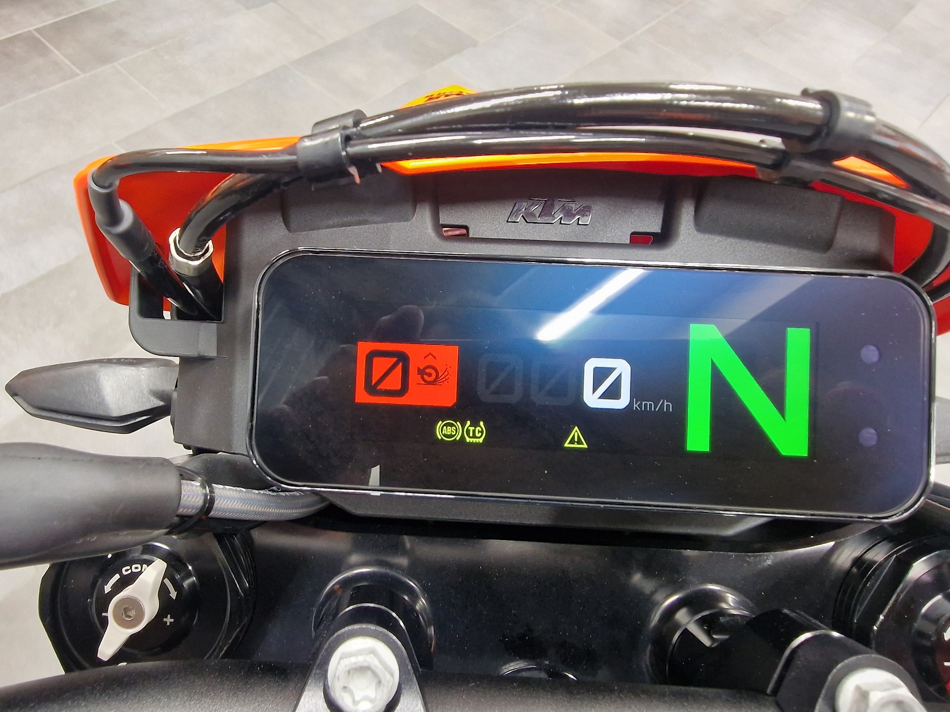 KTM 690 SMC R-image-9
