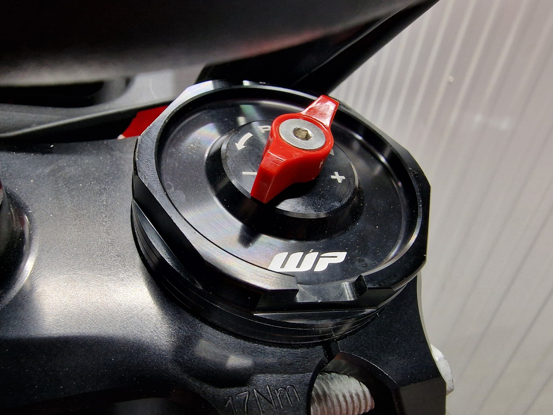 KTM 690 SMC R-image-7