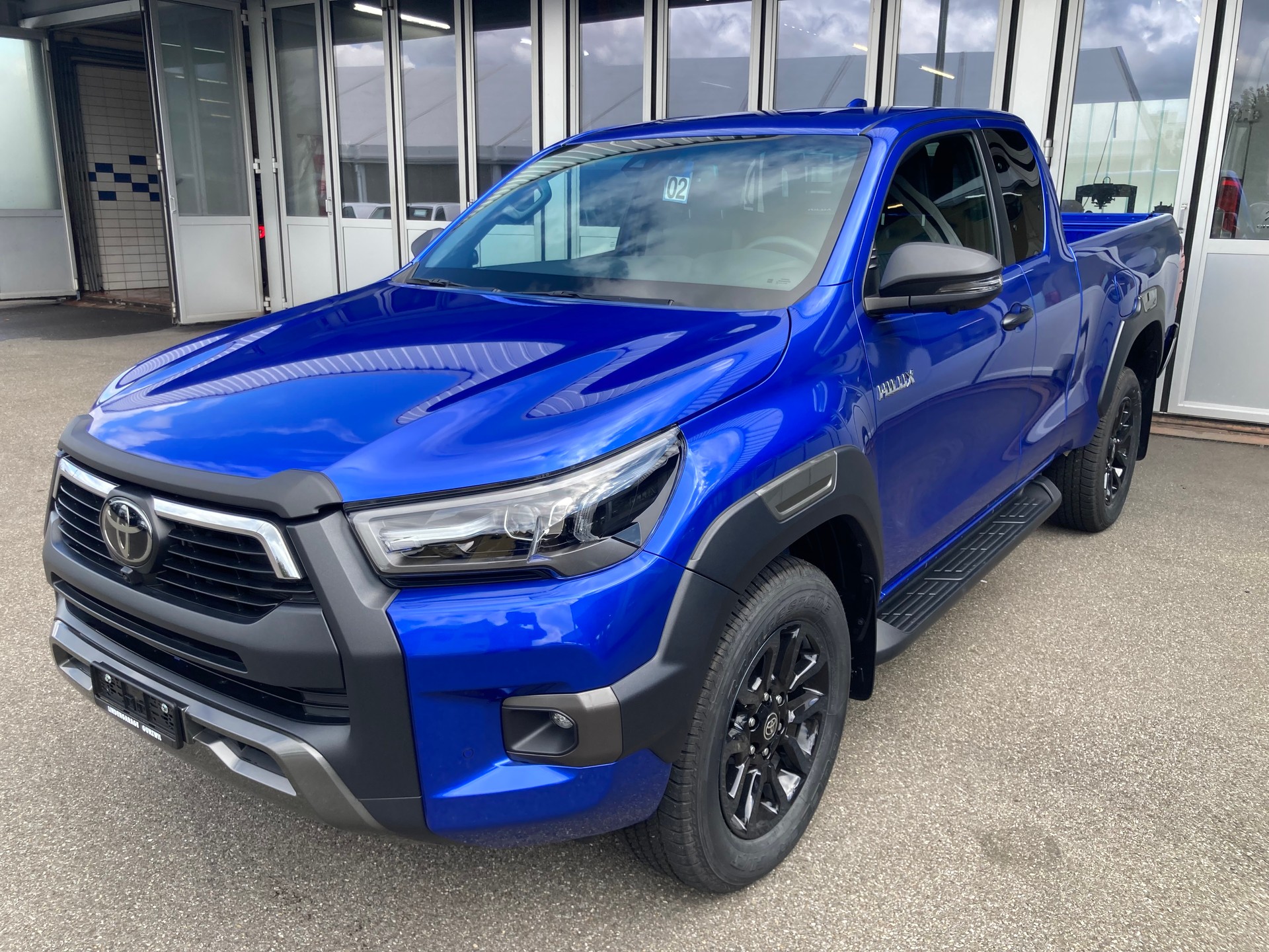 TOYOTA Hilux 2.8D-4D Invincible X-Cab 4x4 Automat-image-0