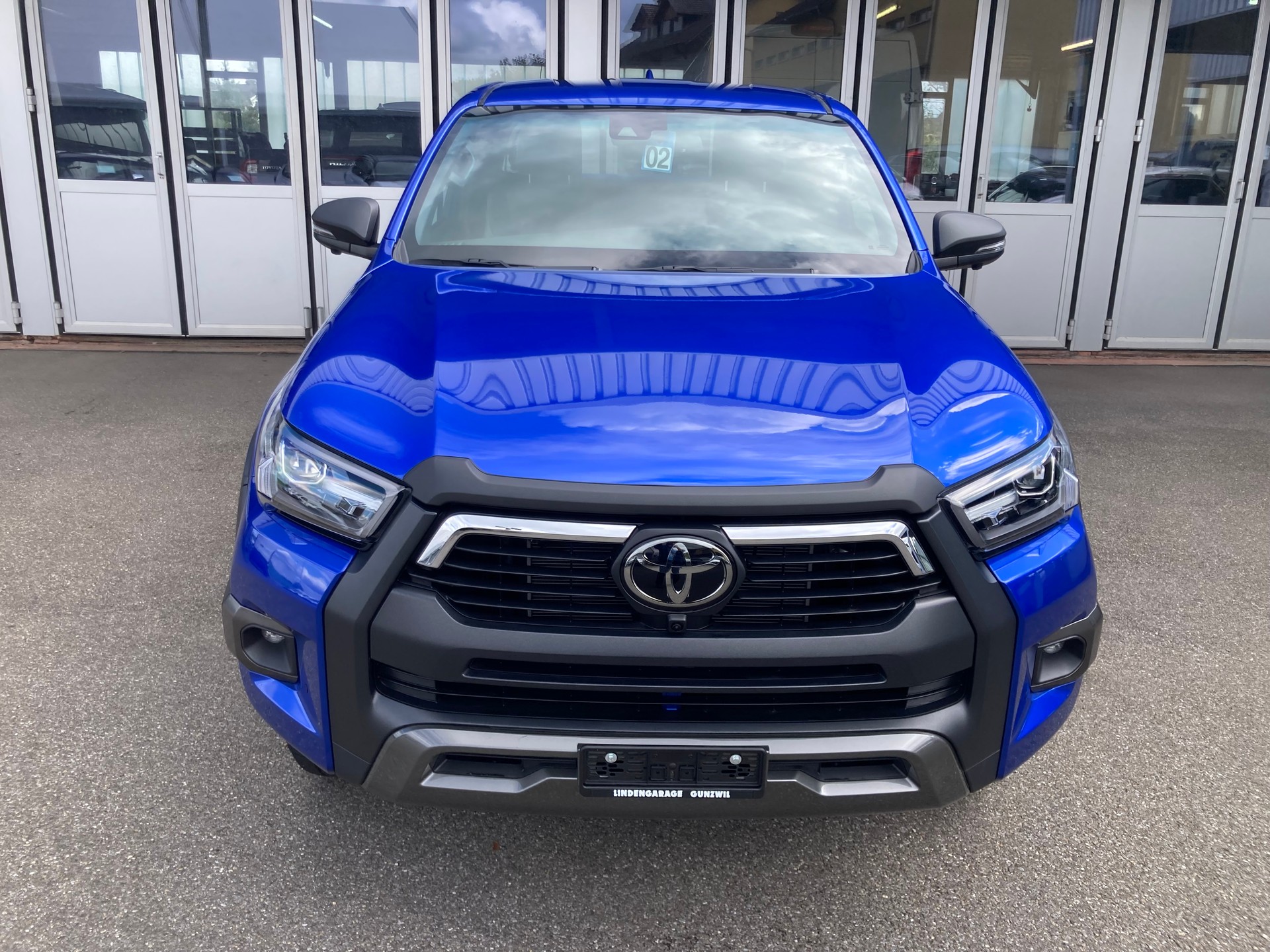 TOYOTA Hilux 2.8D-4D Invincible X-Cab 4x4 Automat-image-1