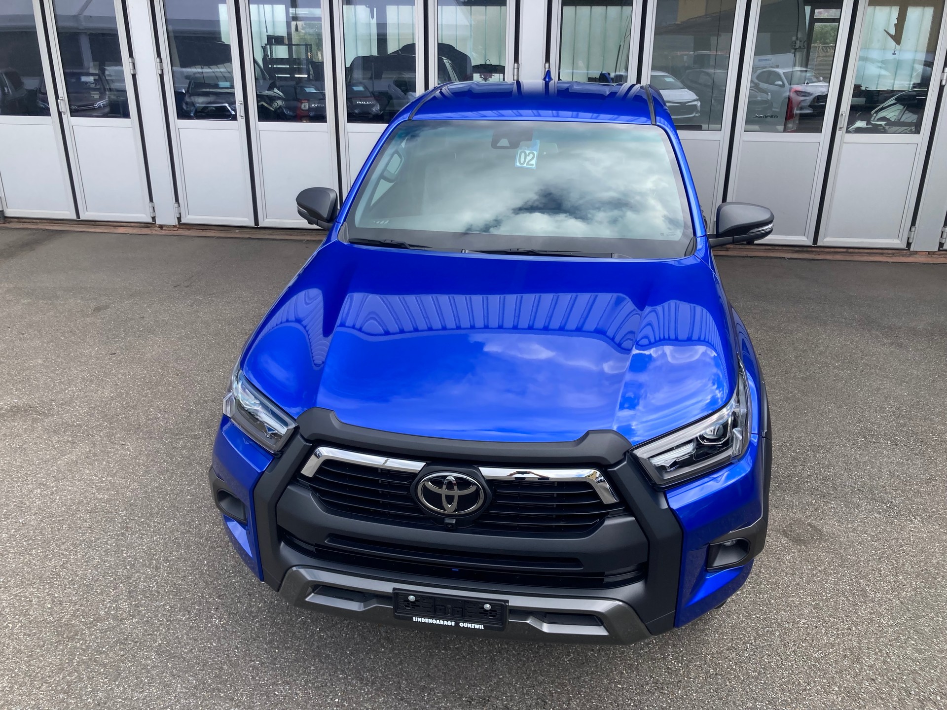 TOYOTA Hilux 2.8D-4D Invincible X-Cab 4x4 Automat-image-3
