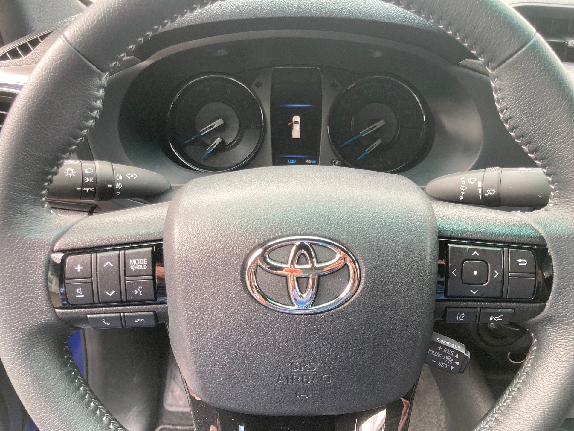 TOYOTA Hilux 2.8D-4D Invincible X-Cab 4x4 Automat-image-12