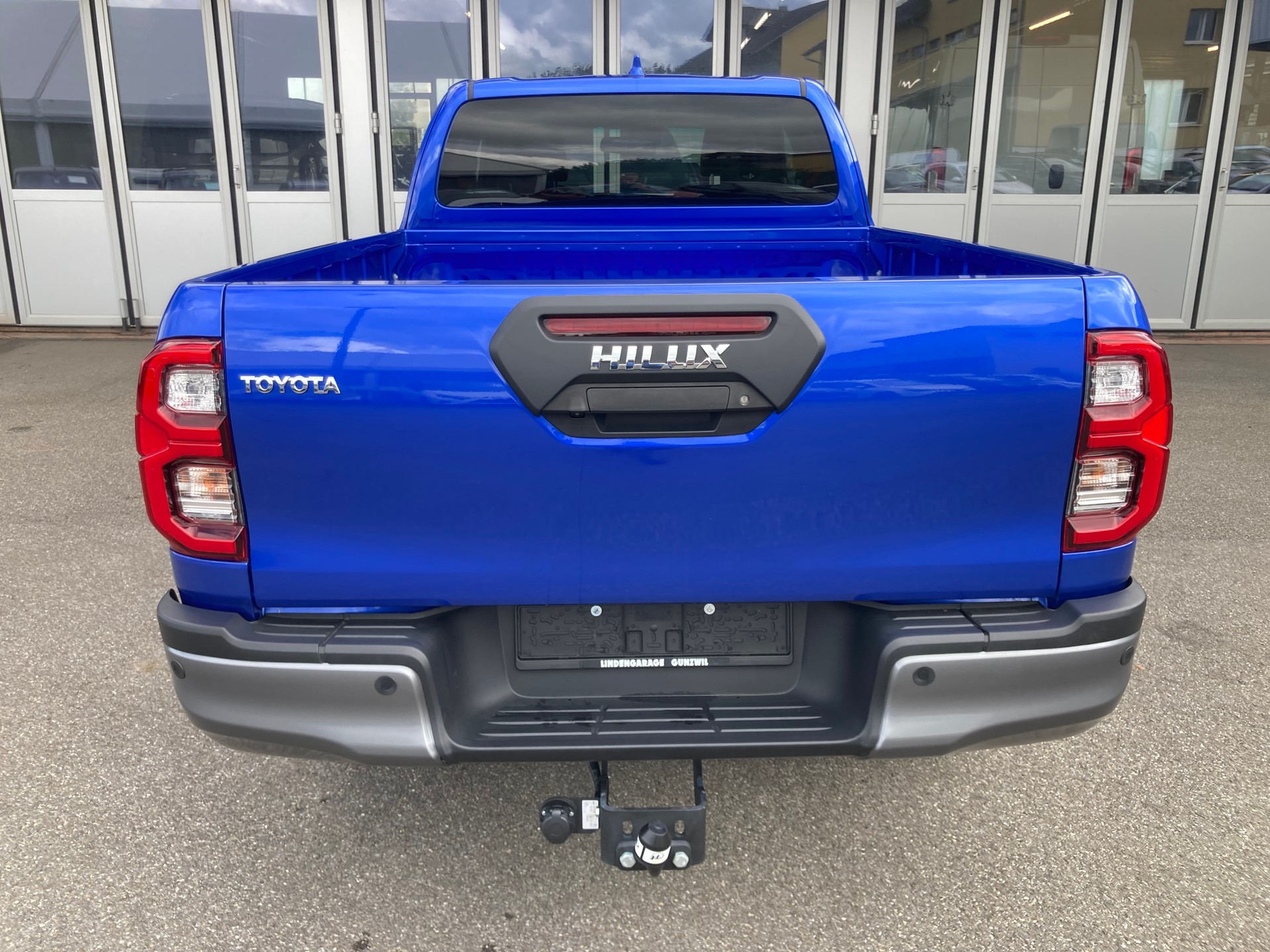 TOYOTA Hilux 2.8D-4D Invincible X-Cab 4x4 Automat-image-7