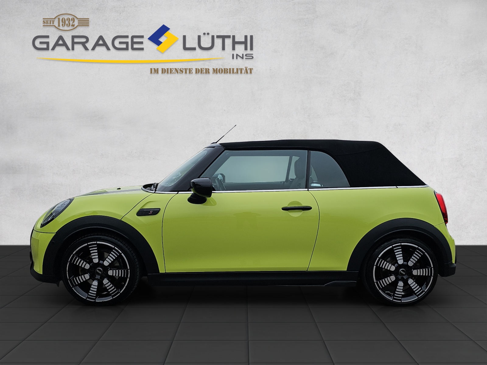 MINI Cooper S Cabriolet DKG-showroom-element-2