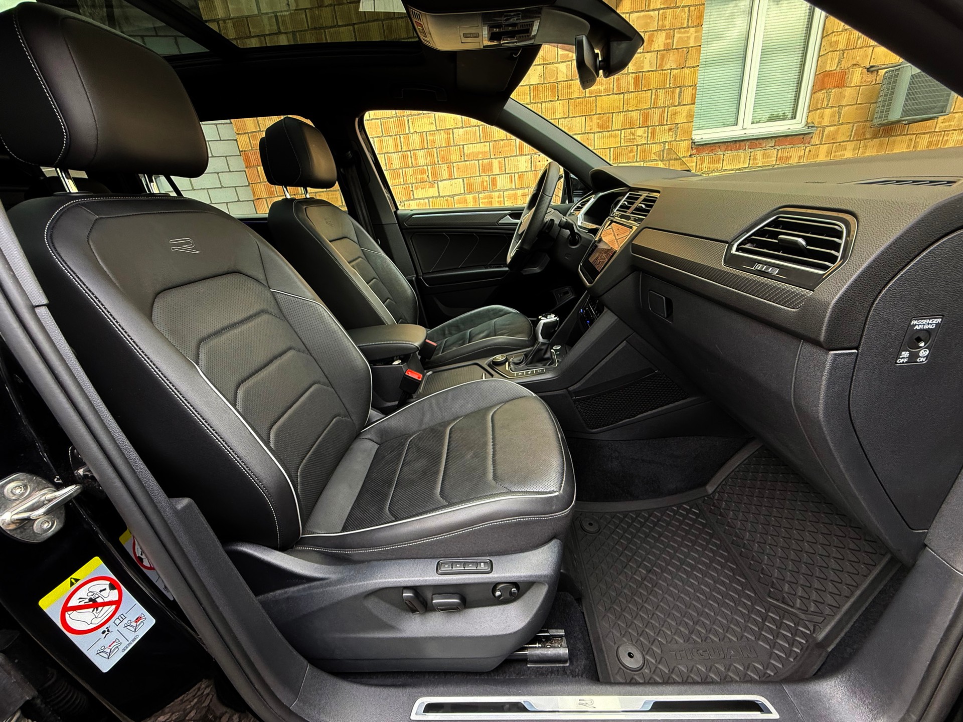VW Tiguan Allspace 2.0TSI R-Line Black Style 4Motion DSG Standheizung-image-22