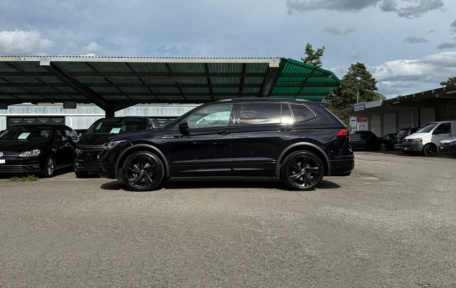 VW Tiguan Allspace 2.0TSI R-Line Black Style 4Motion DSG Standheizung-image-15