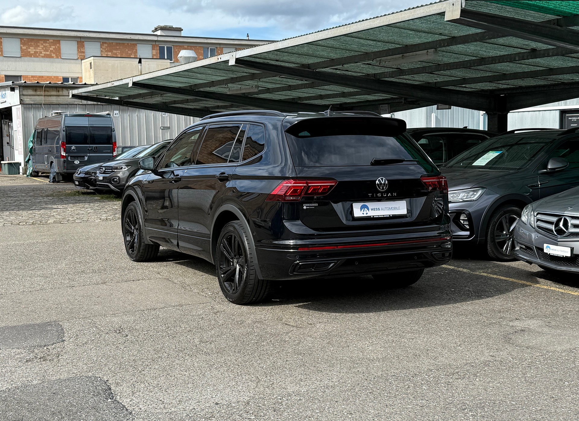 VW Tiguan Allspace 2.0TSI R-Line Black Style 4Motion DSG Standheizung-image-16