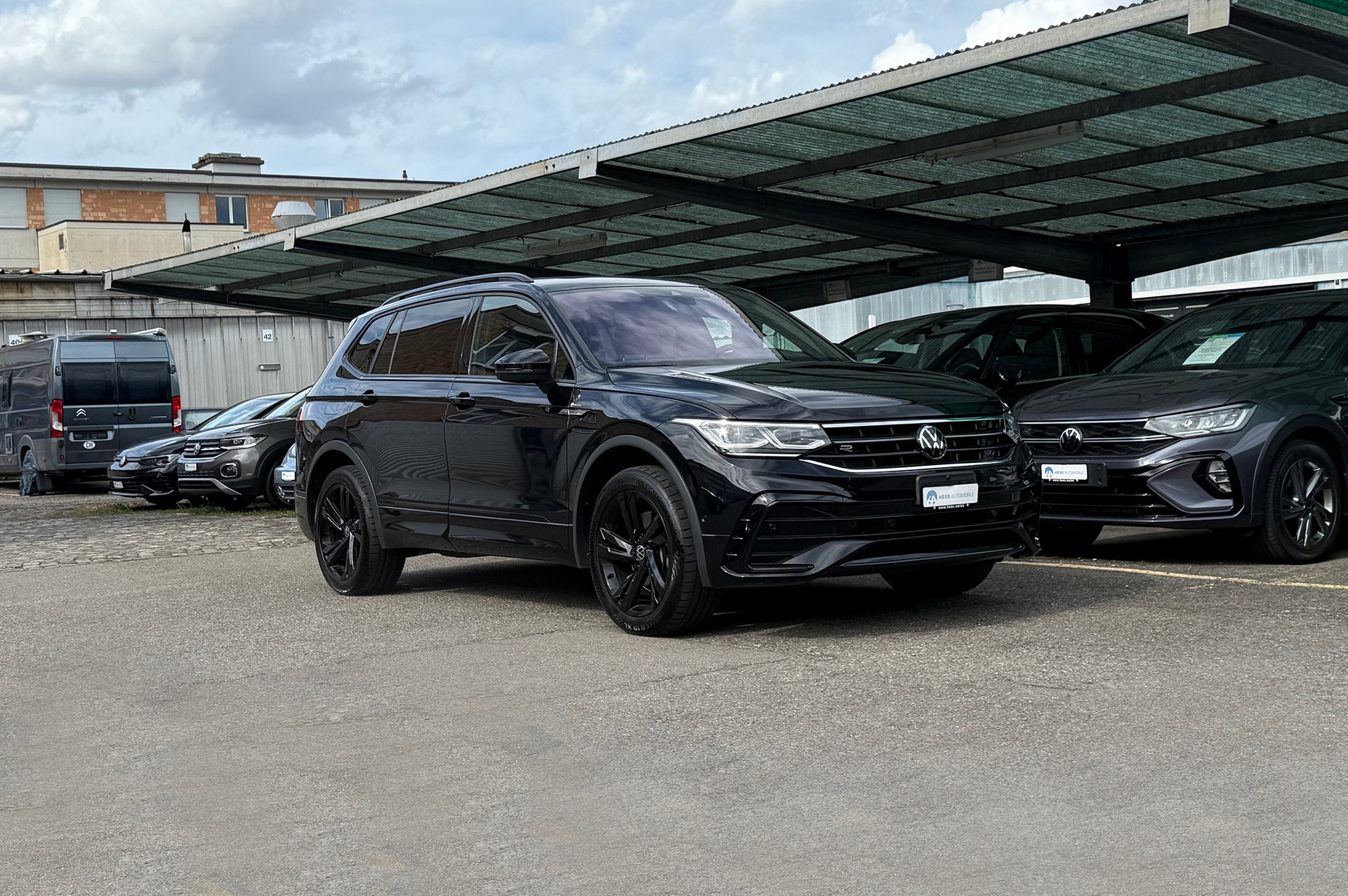 VW Tiguan Allspace 2.0TSI R-Line Black Style 4Motion DSG Standheizung-image-5