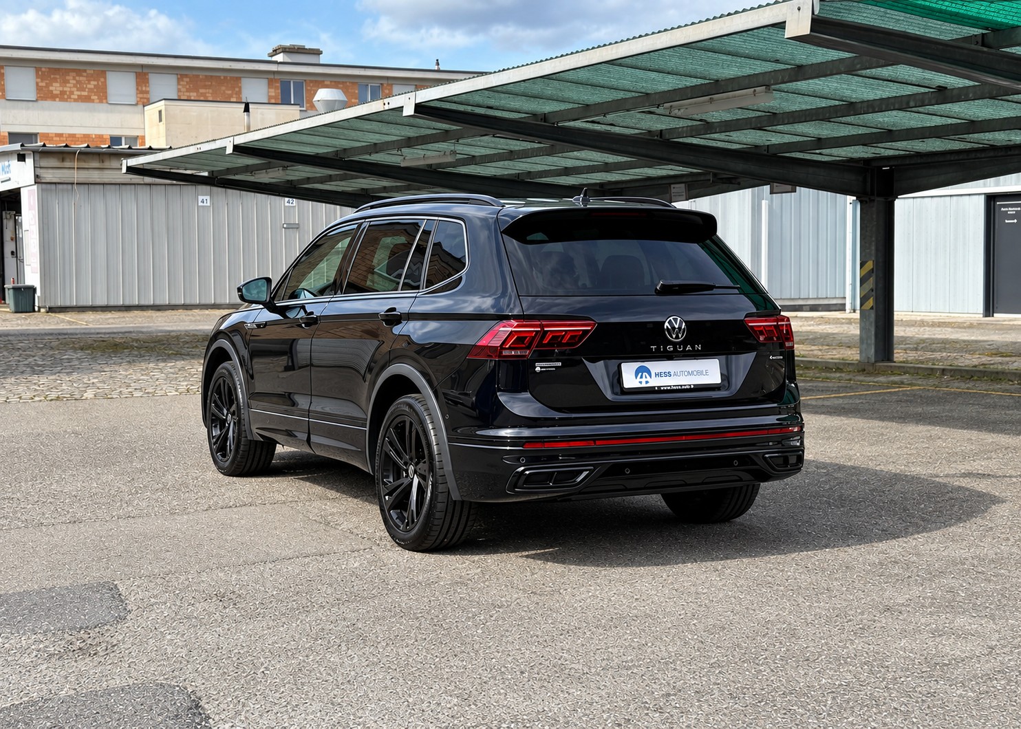 VW Tiguan Allspace 2.0TSI R-Line Black Style 4Motion DSG Standheizung-image-13