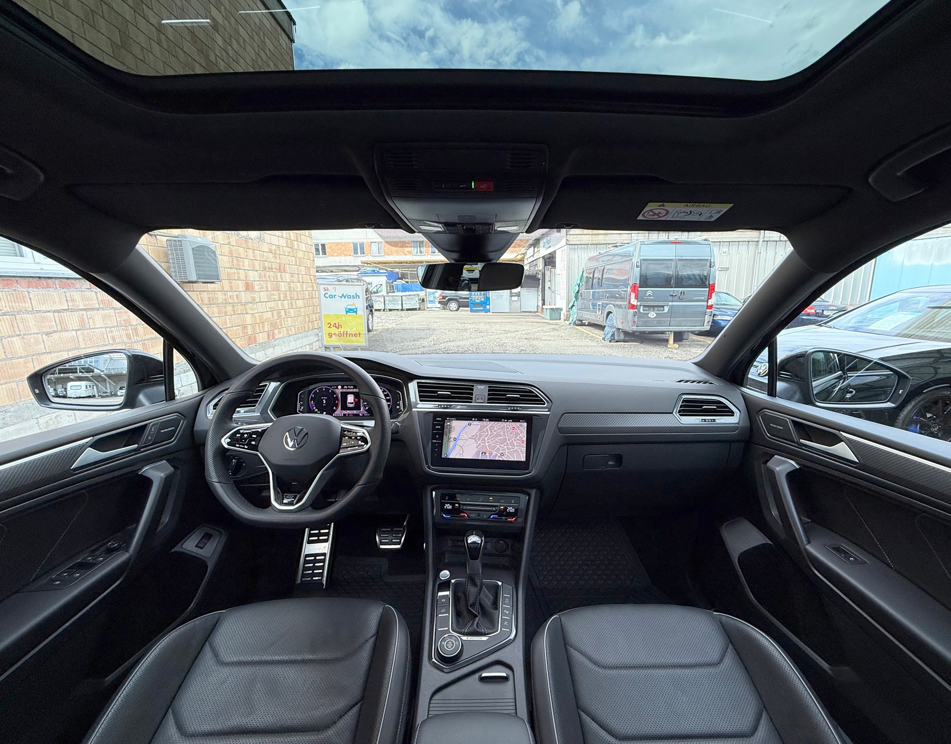 VW Tiguan Allspace 2.0TSI R-Line Black Style 4Motion DSG Standheizung-image-11
