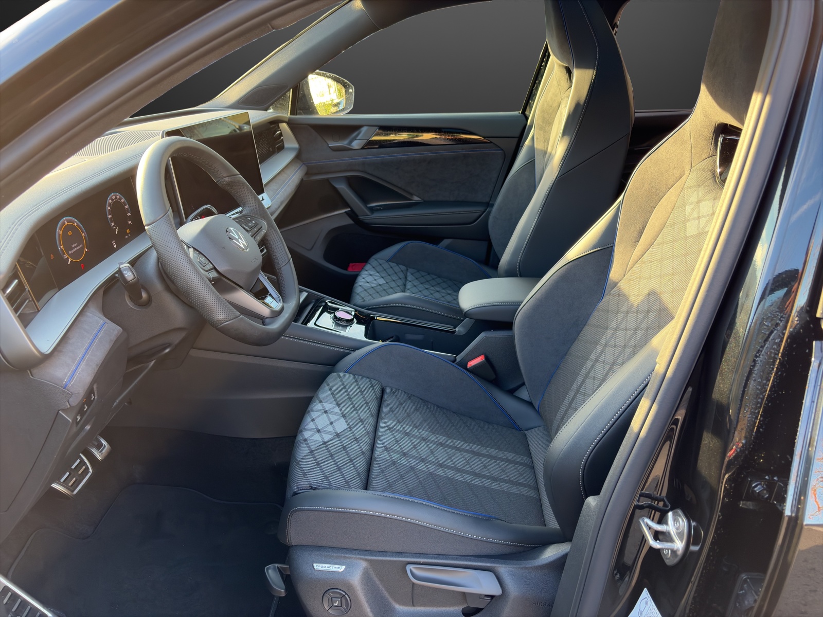 VW Tayron 2.0 TDI SCR R-Line 4Motion DSG-image-7