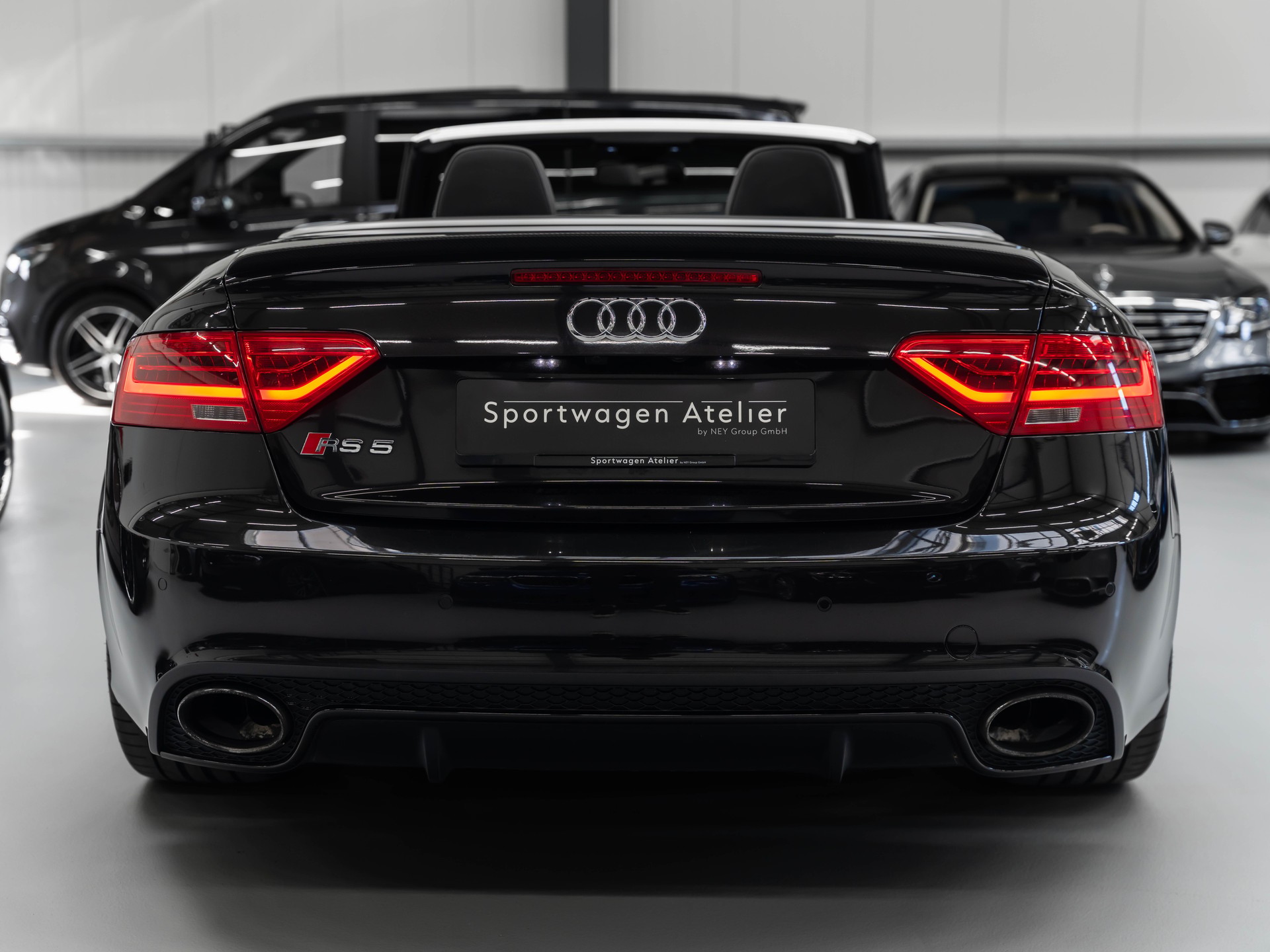 AUDI RS5 Cabrio 4.2 FSI quattro S-tronic-showroom-element-3