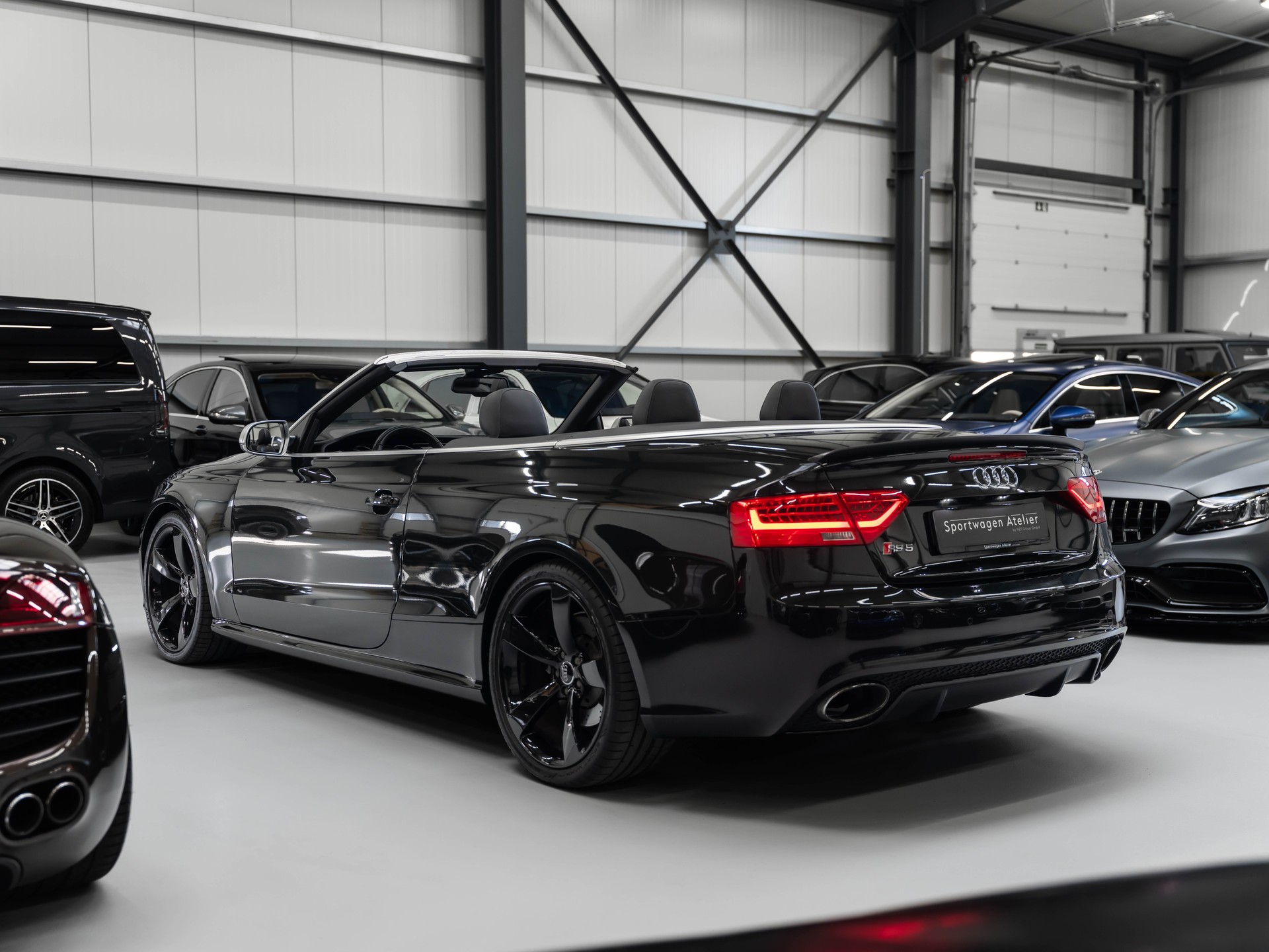 AUDI RS5 Cabrio 4.2 FSI quattro S-tronic-showroom-element-2