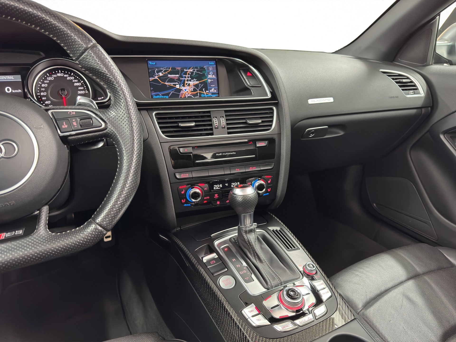 AUDI RS5 Cabrio 4.2 FSI quattro S-tronic-image-12