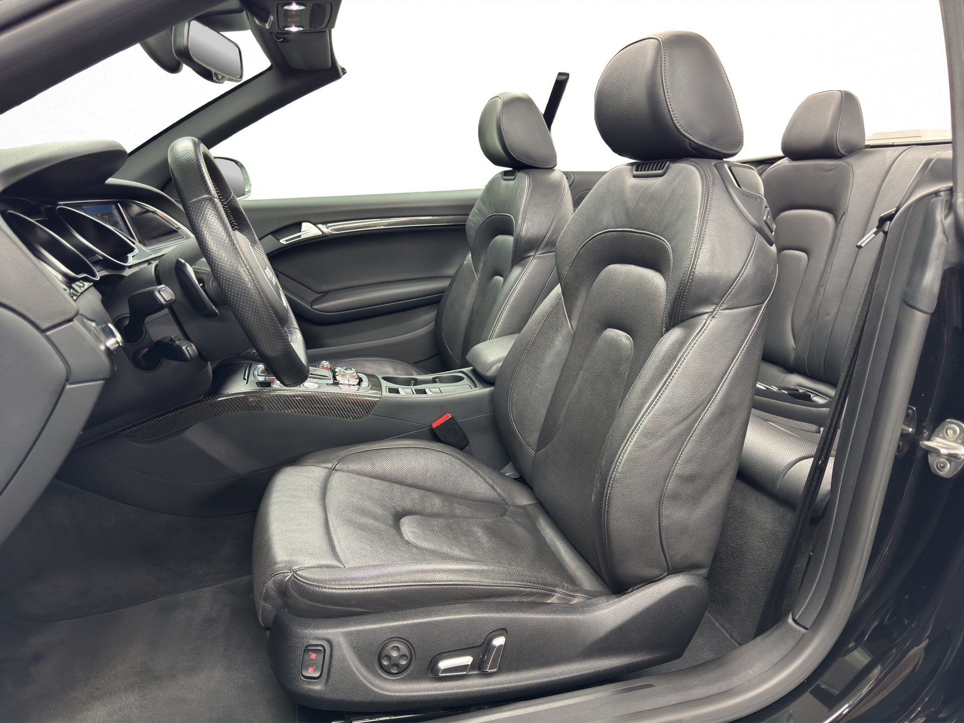 AUDI RS5 Cabrio 4.2 FSI quattro S-tronic-image-15