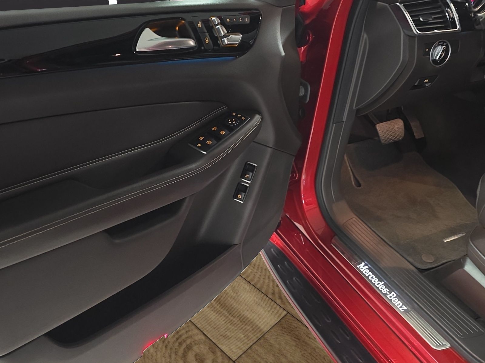 MERCEDES-BENZ GLE 500 4Matic 7G-Tronic AMG Line-image-20