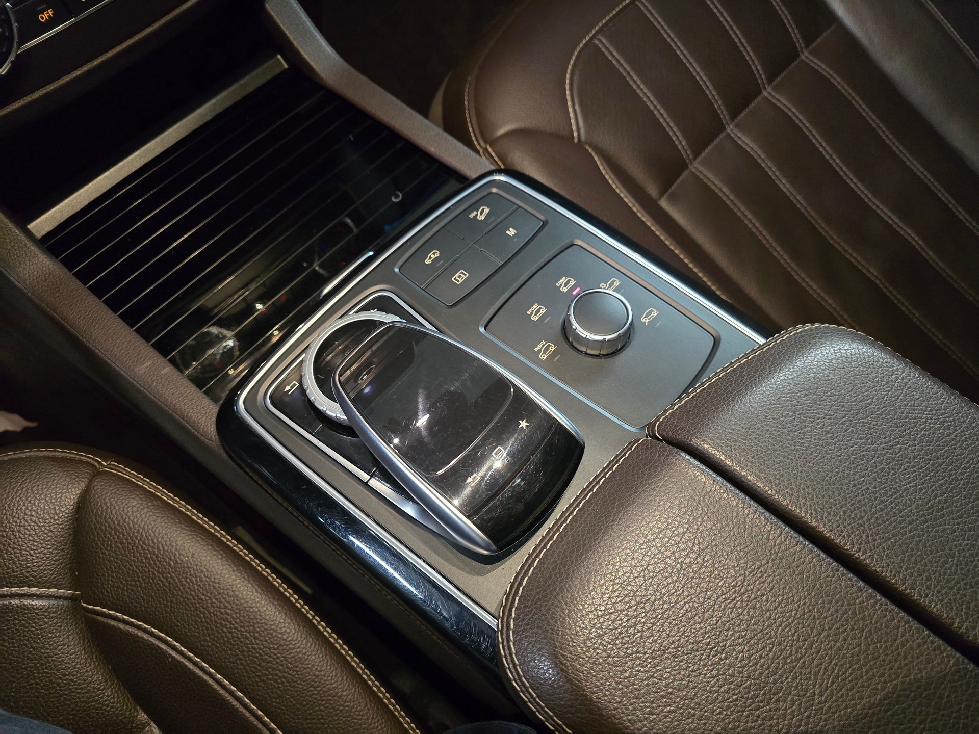 MERCEDES-BENZ GLE 500 4Matic 7G-Tronic AMG Line-image-15