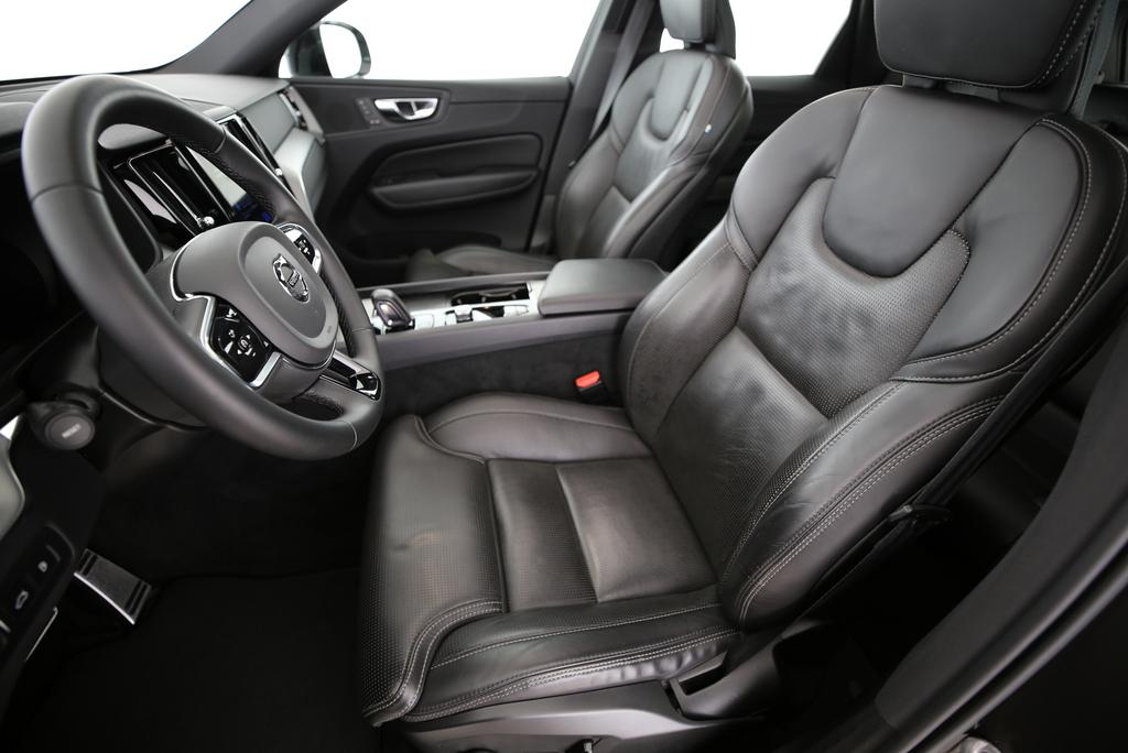 VOLVO XC60 2.0 T6 TE R-Design eAWD-image-2