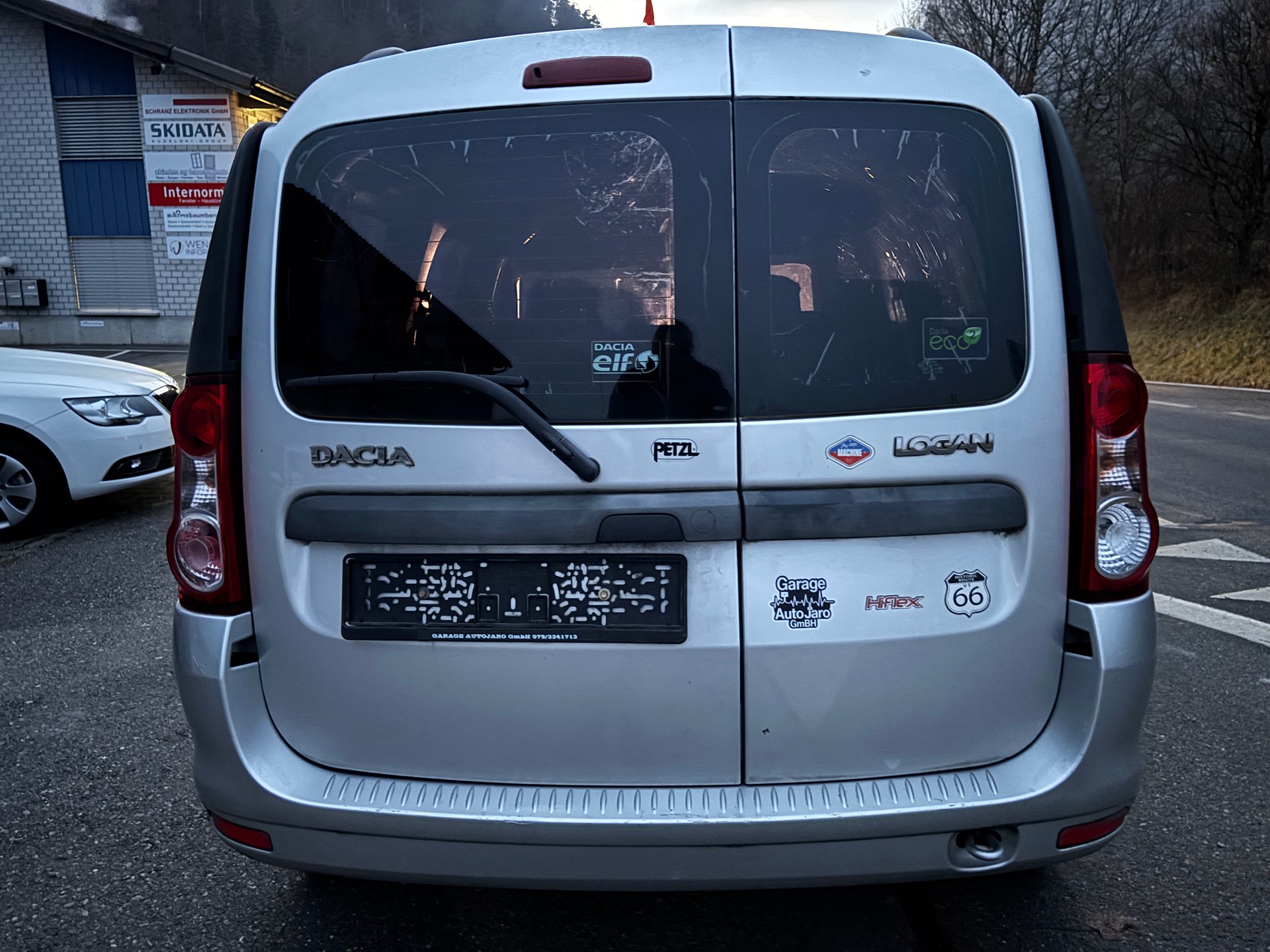 DACIA Logan 1.6 16V E85 Lauréate-image-6