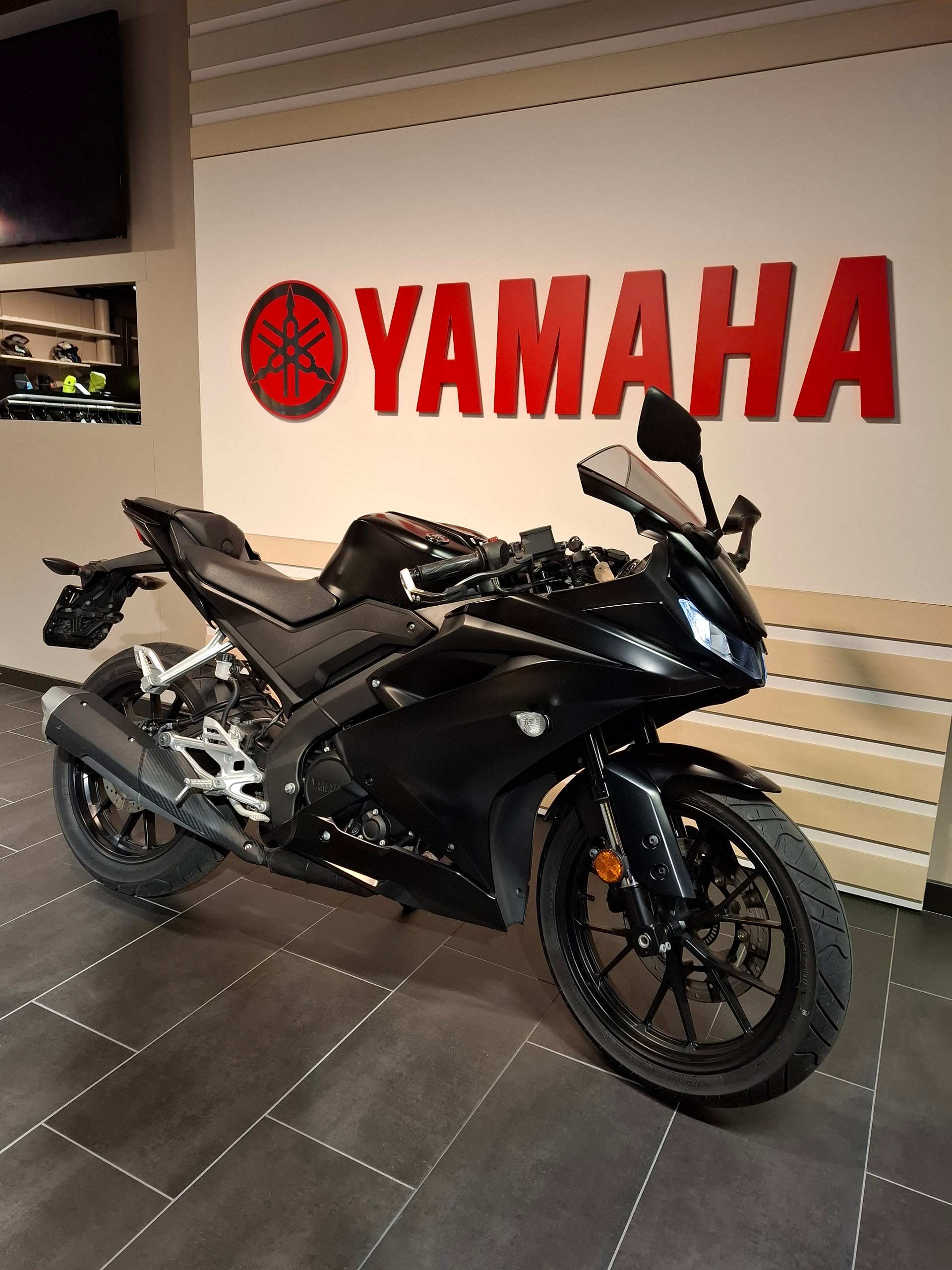 YAMAHA R 125