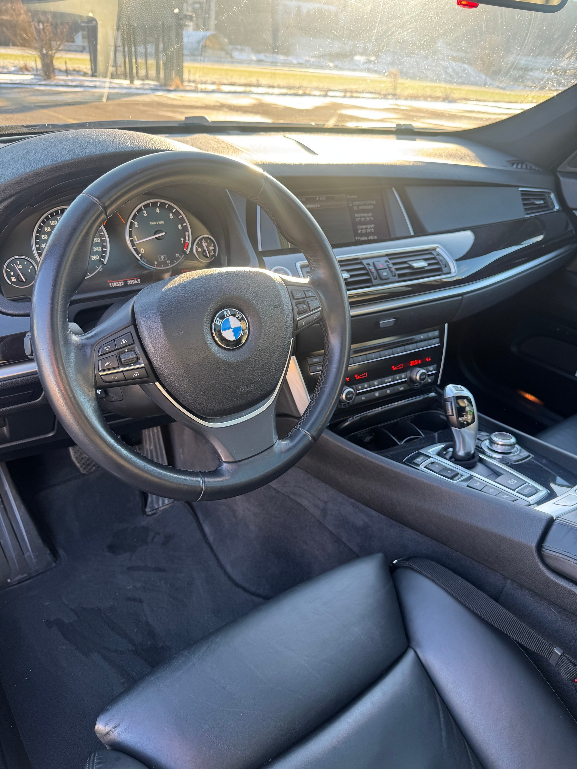 BMW 550i xDrive GT Steptronic-image-11