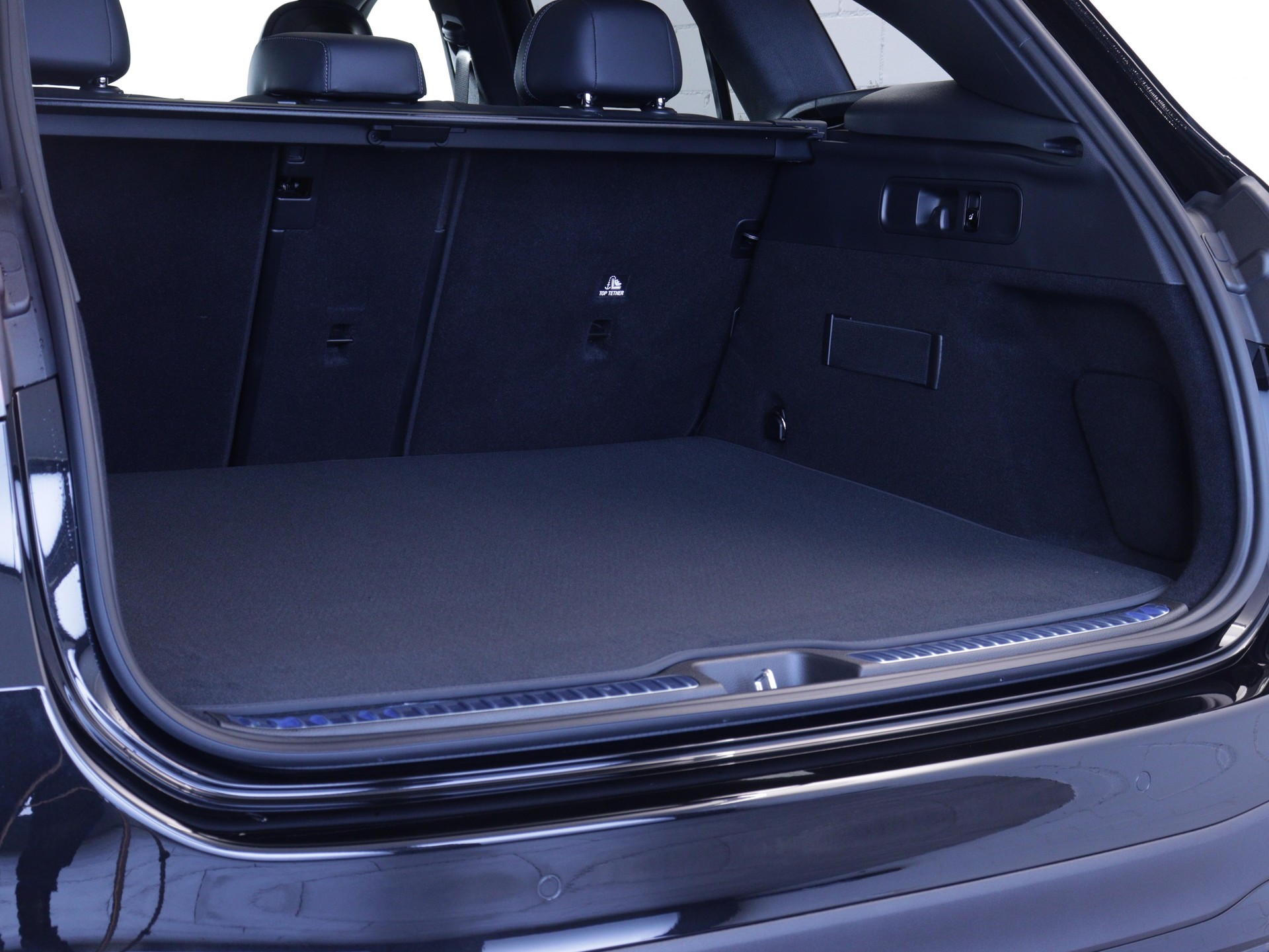 MERCEDES-BENZ GLC 220 d AMG Line 4matic-image-14