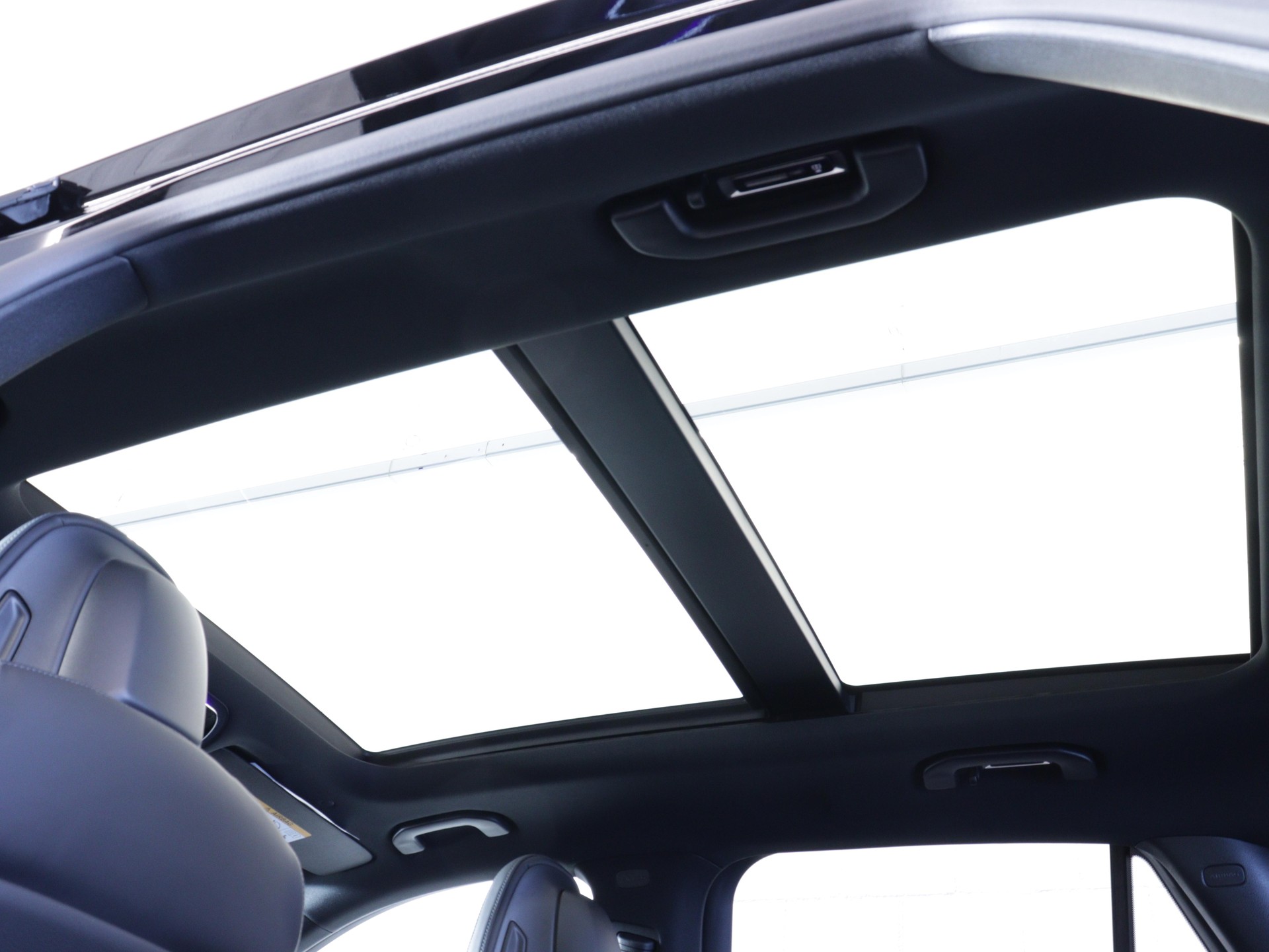 MERCEDES-BENZ GLC 220 d AMG Line 4matic-image-13