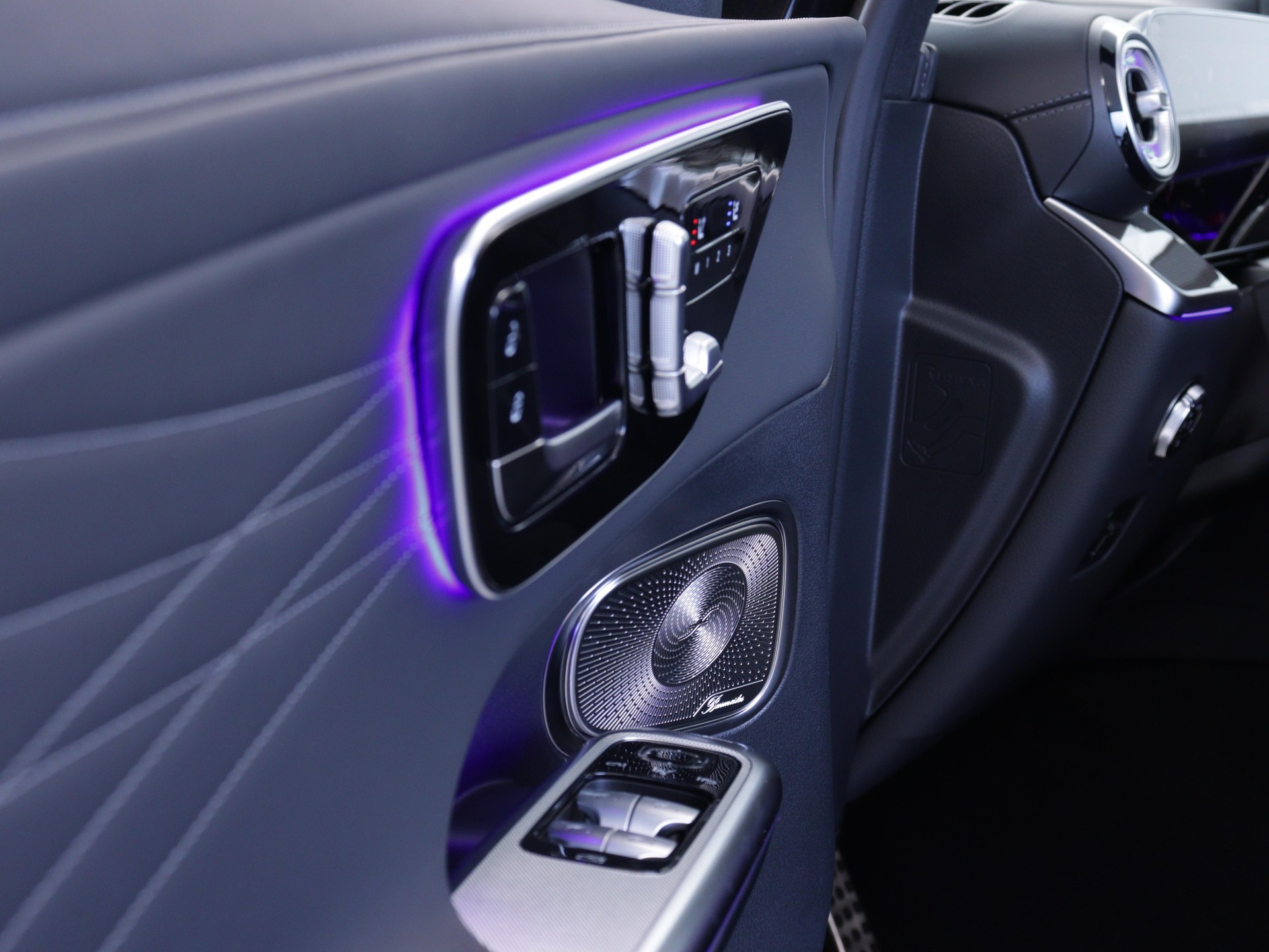 MERCEDES-BENZ GLC 220 d AMG Line 4matic-image-9