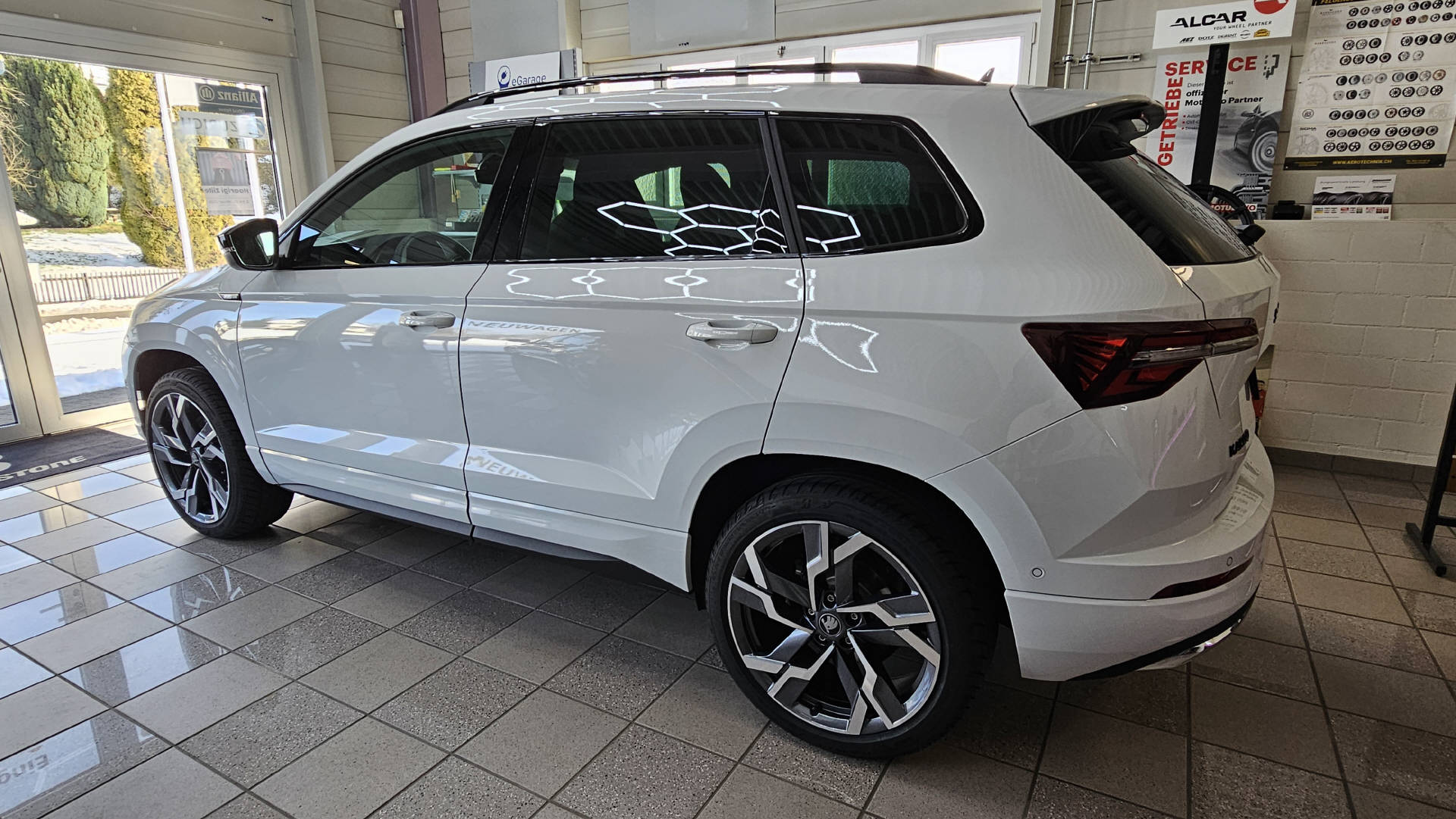 SKODA Karoq 2.0 TSI SportLine 4x4 DSG-image-4
