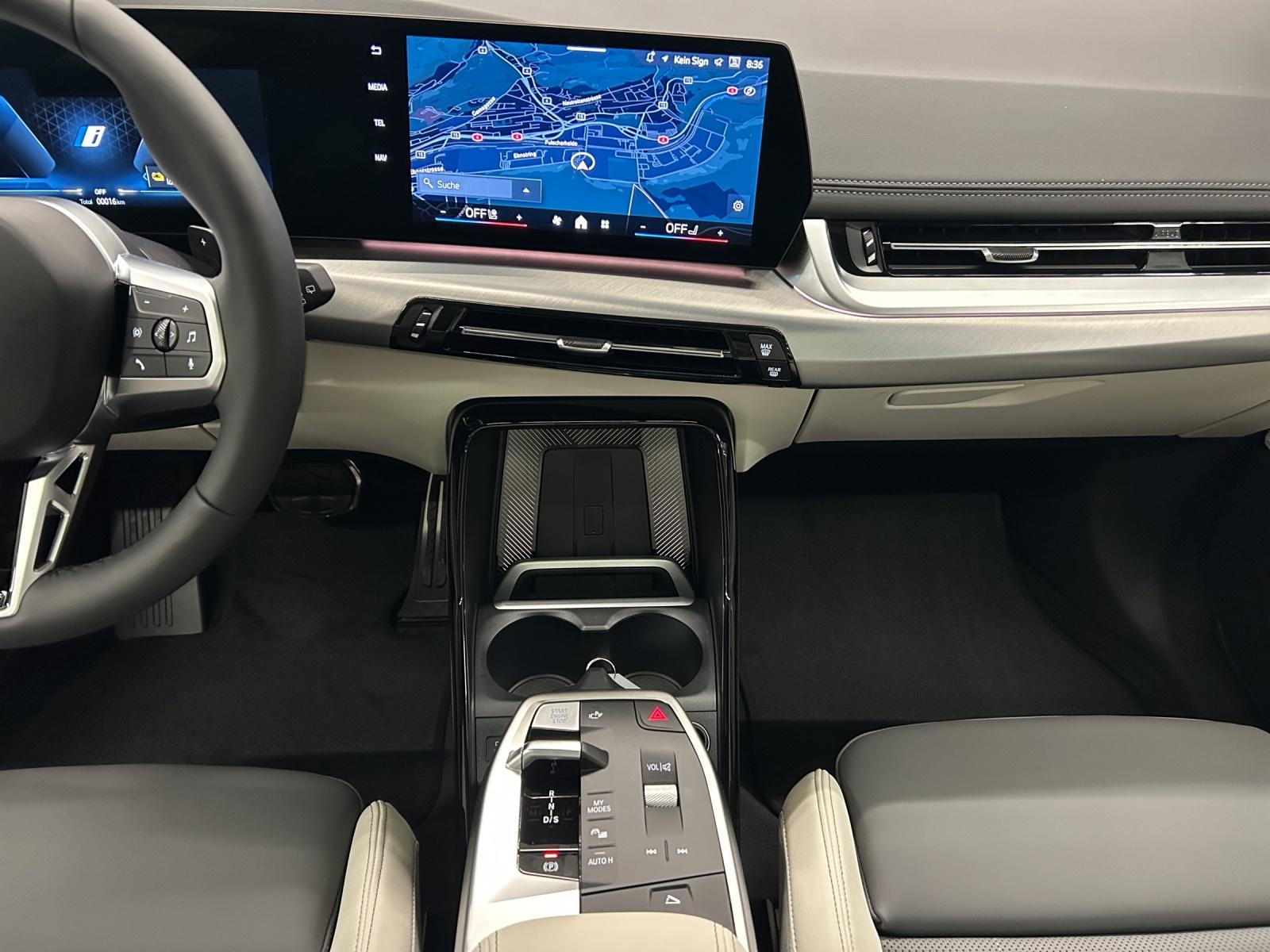 BMW 230e xDrive Active Tourer M Sport-image-12