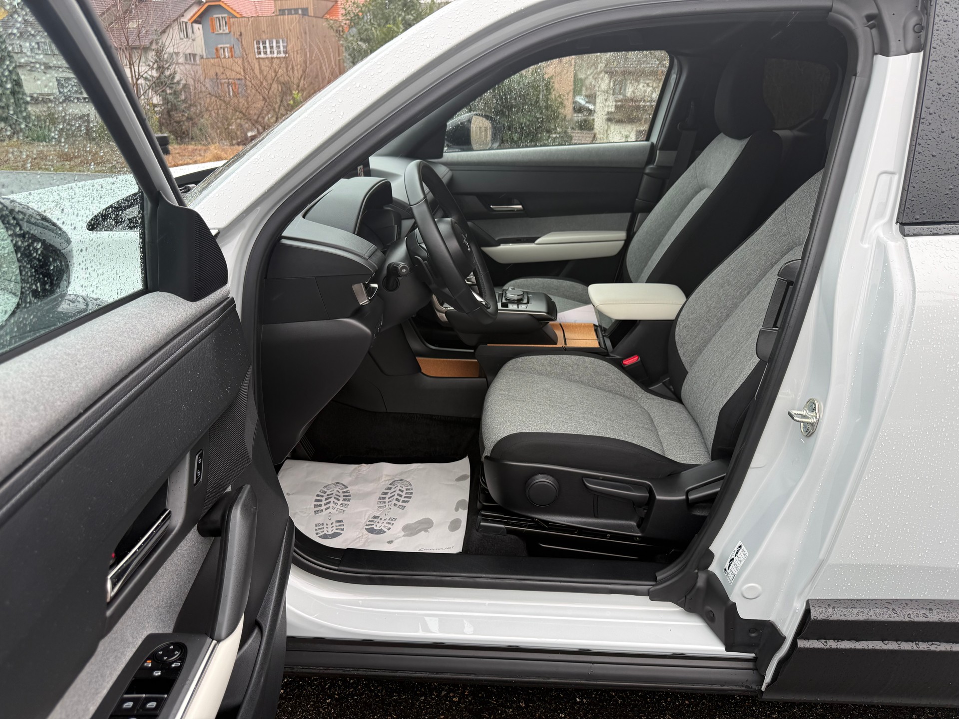 MAZDA MX-30 Skyactiv R-EV Exclusive-Line-image-9