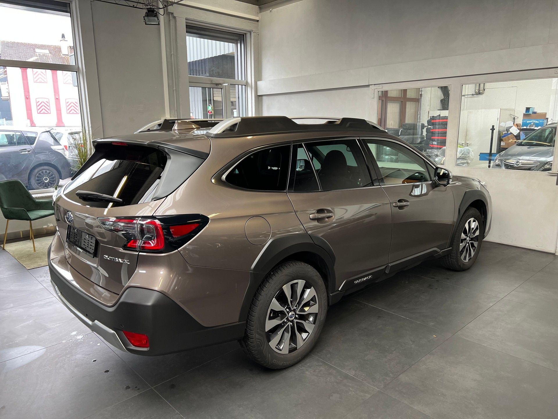SUBARU Outback 2.5i Luxury AWD Lineartronic-image-3