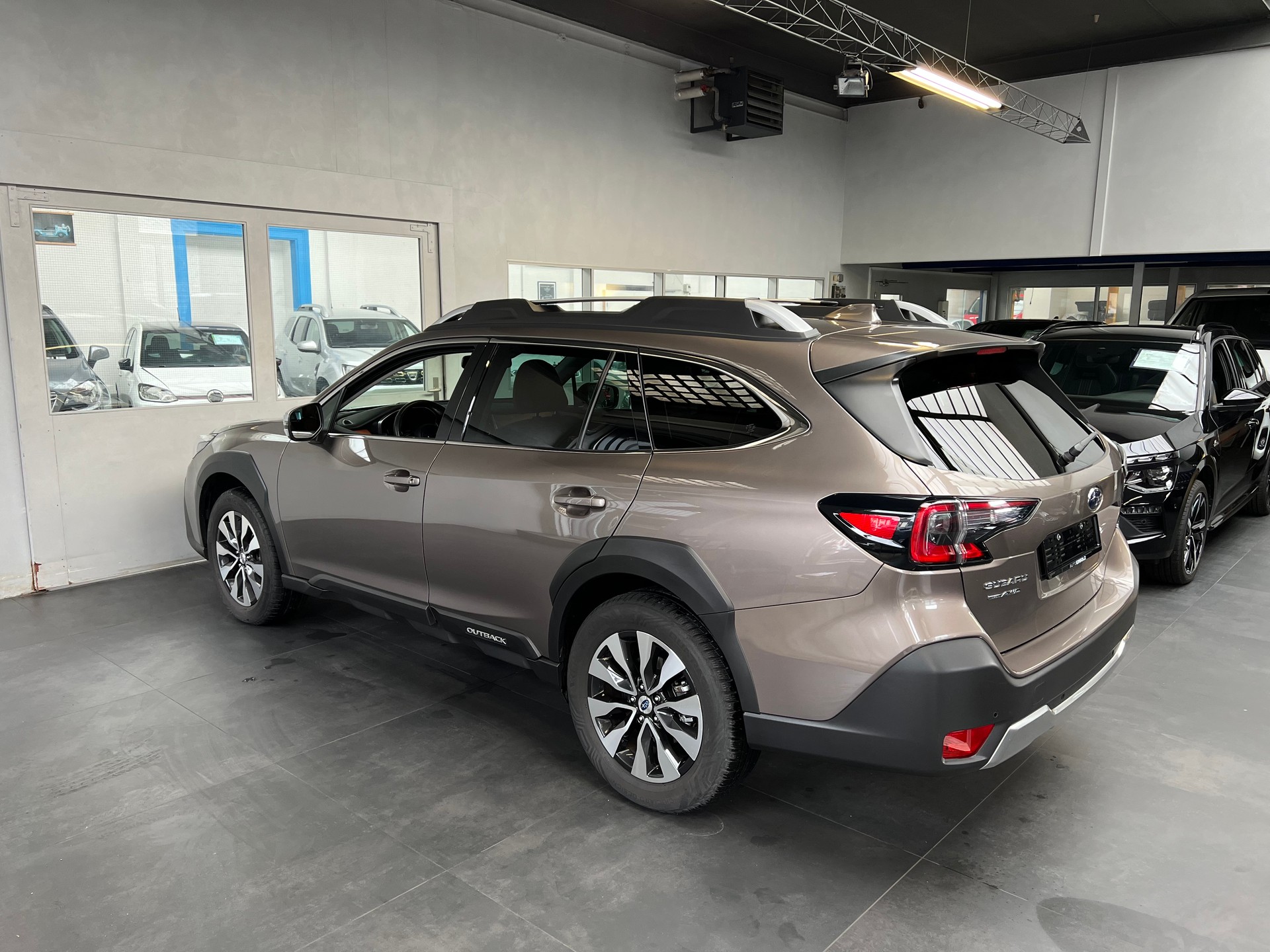 SUBARU Outback 2.5i Luxury AWD Lineartronic-image-1