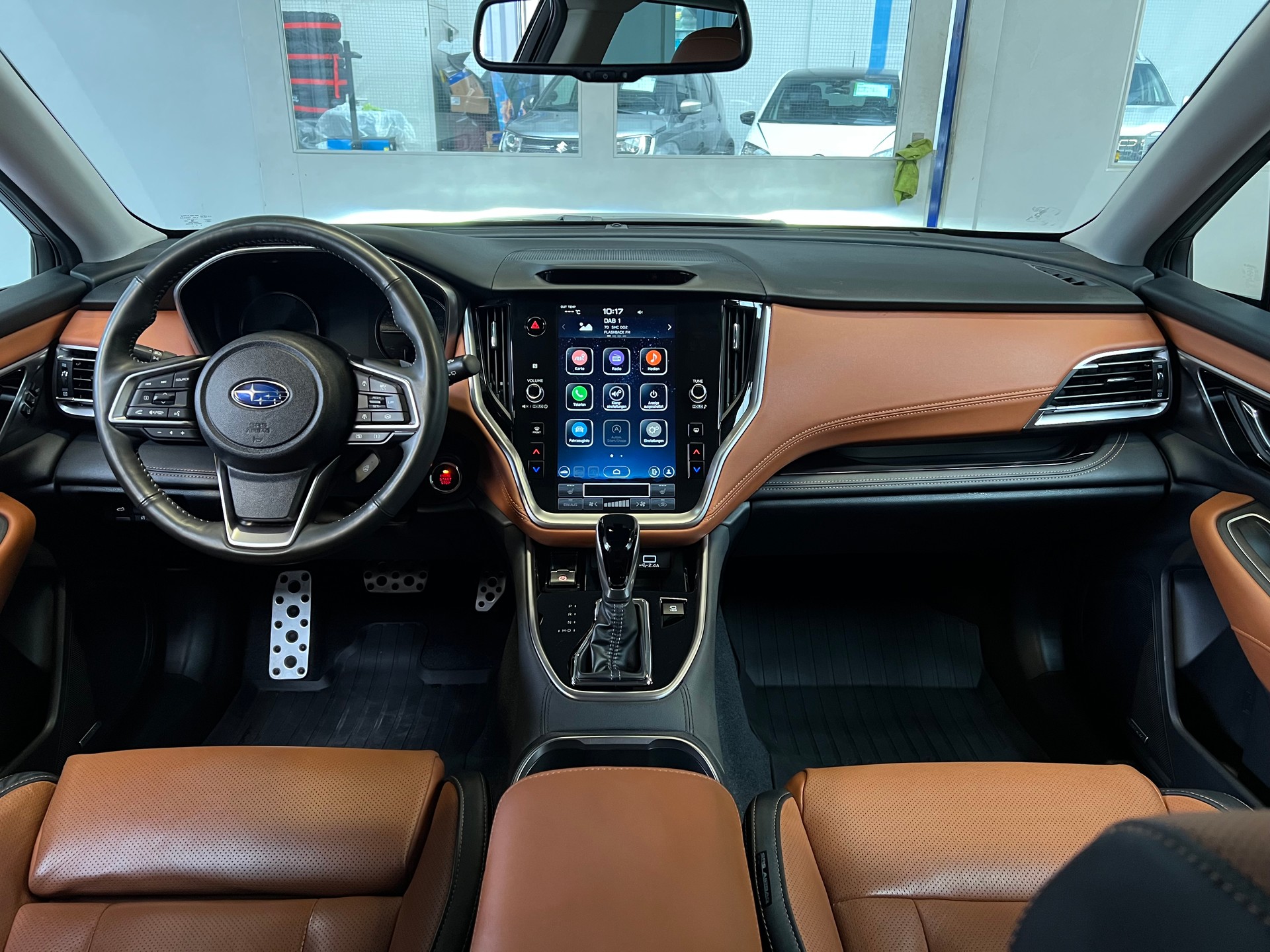 SUBARU Outback 2.5i Luxury AWD Lineartronic-image-4