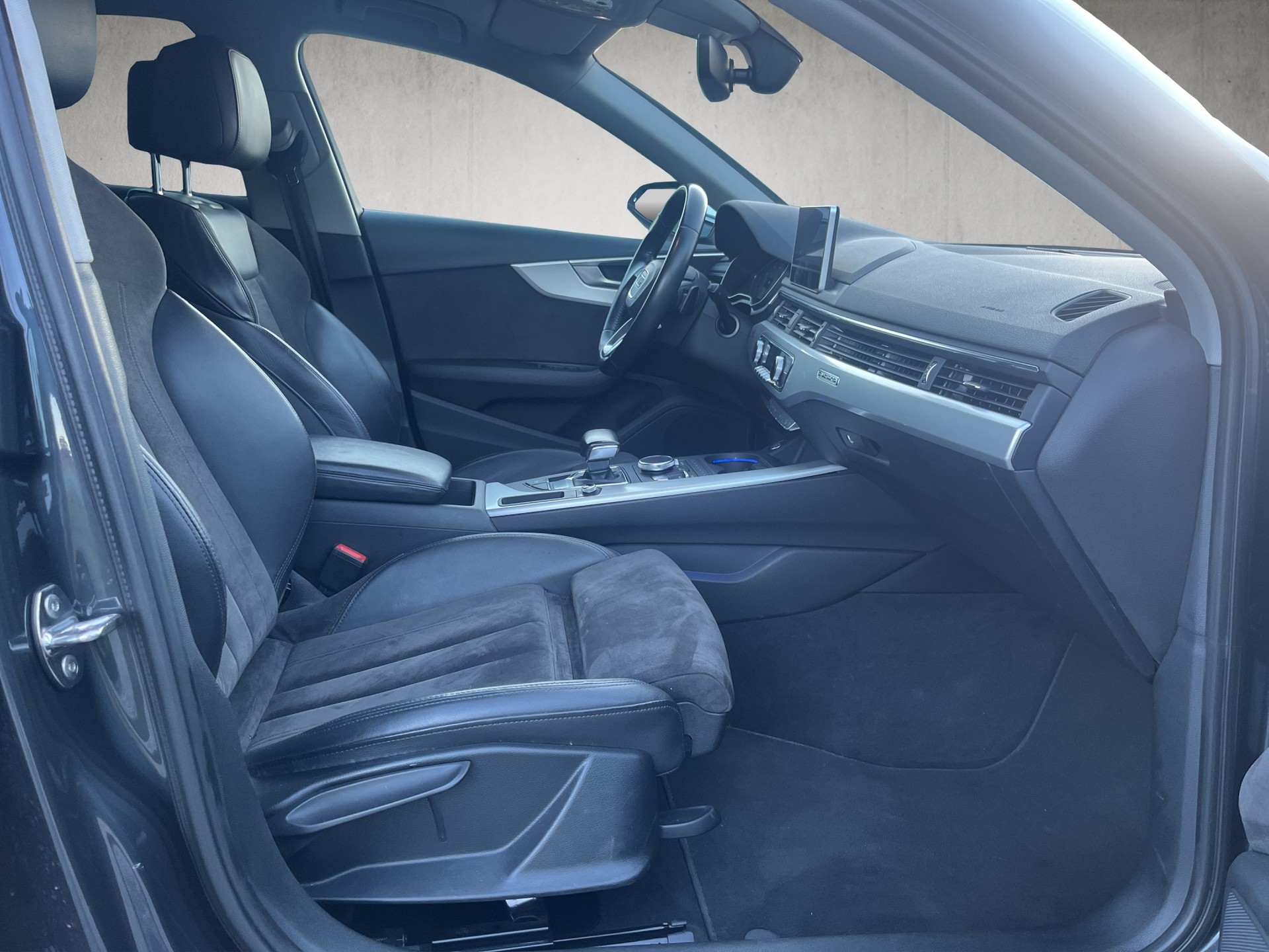 AUDI A4 allroad 3.0 TDI quattro tiptronic-image-9