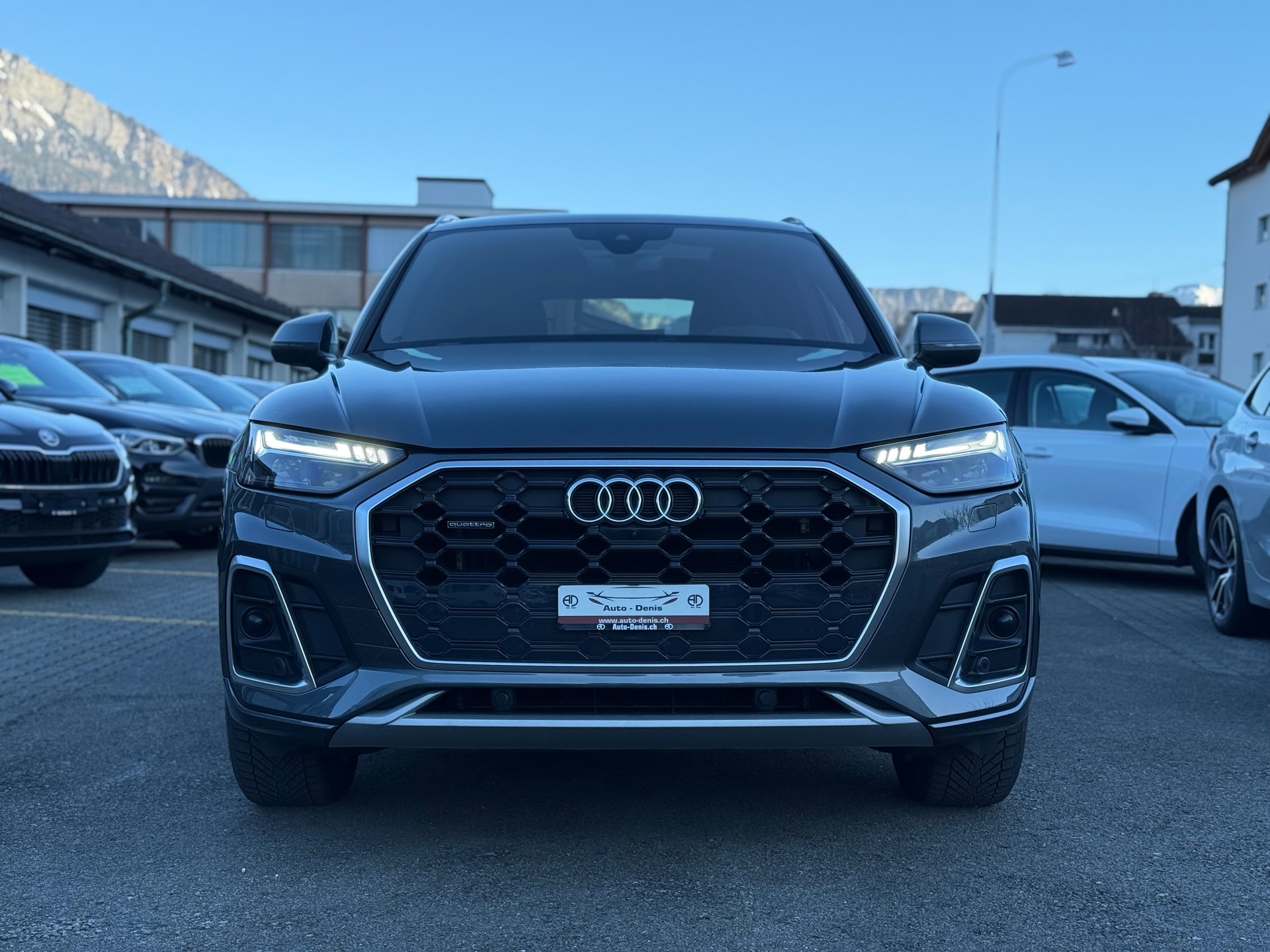 AUDI Q5 2.0 40 TDI S Line quattro S-Tronic-image-1