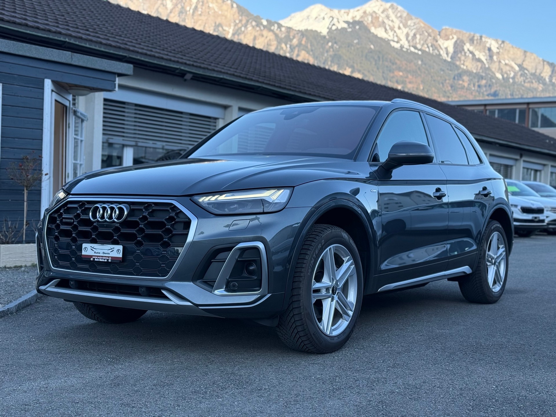 AUDI Q5 2.0 40 TDI S Line quattro S-Tronic-image-0