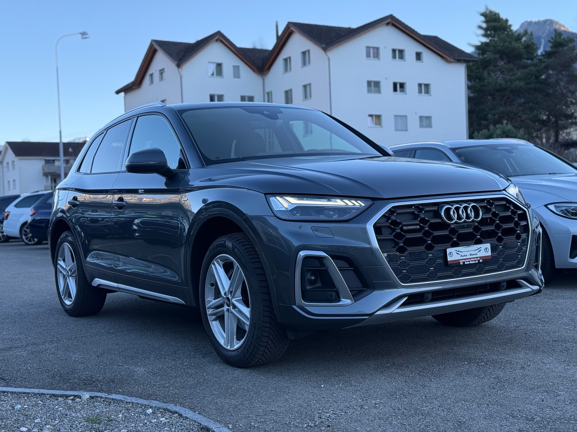 AUDI Q5 2.0 40 TDI S Line quattro S-Tronic-image-2