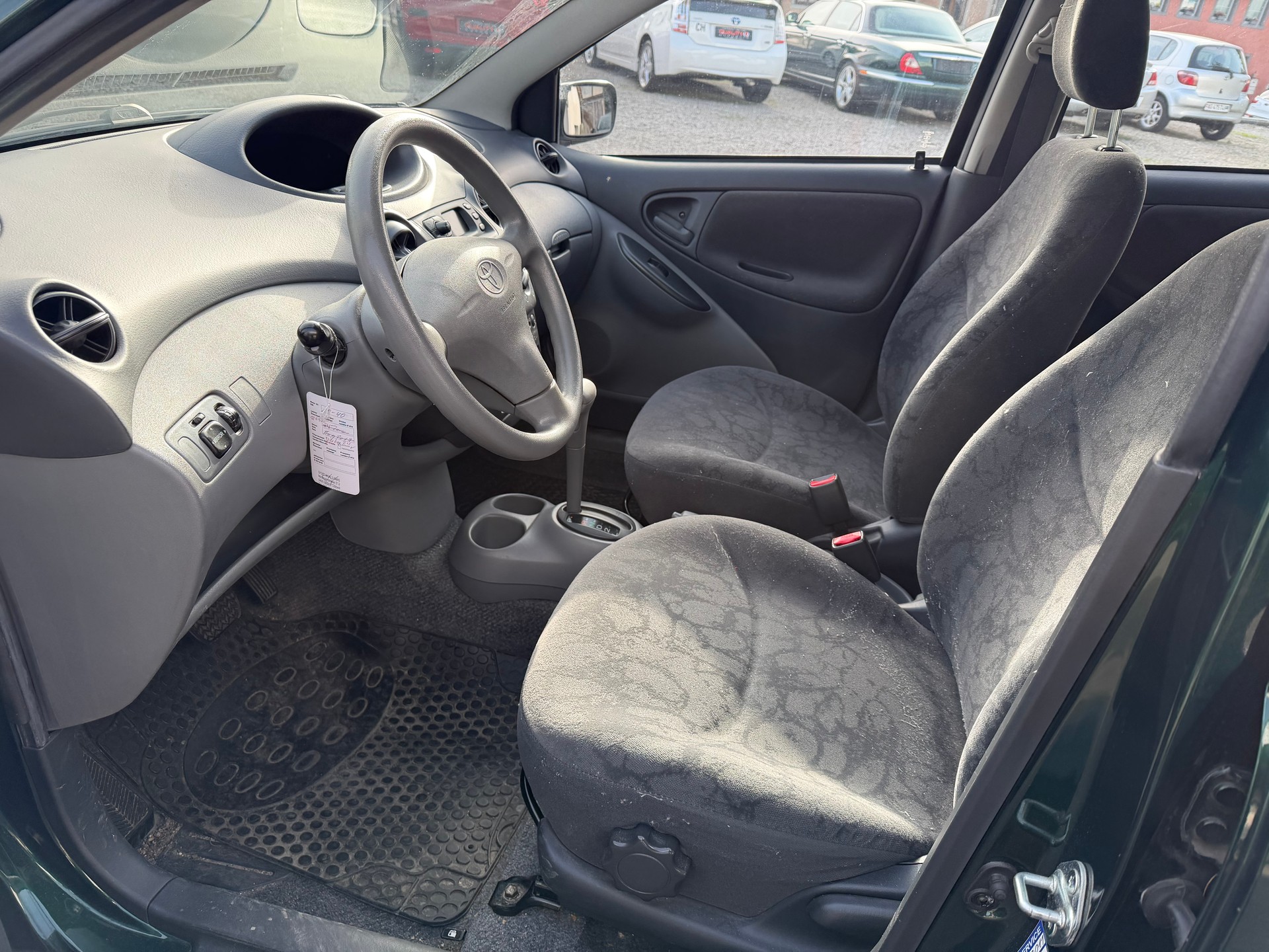 TOYOTA Yaris 1.3 Linea Luna-image-8