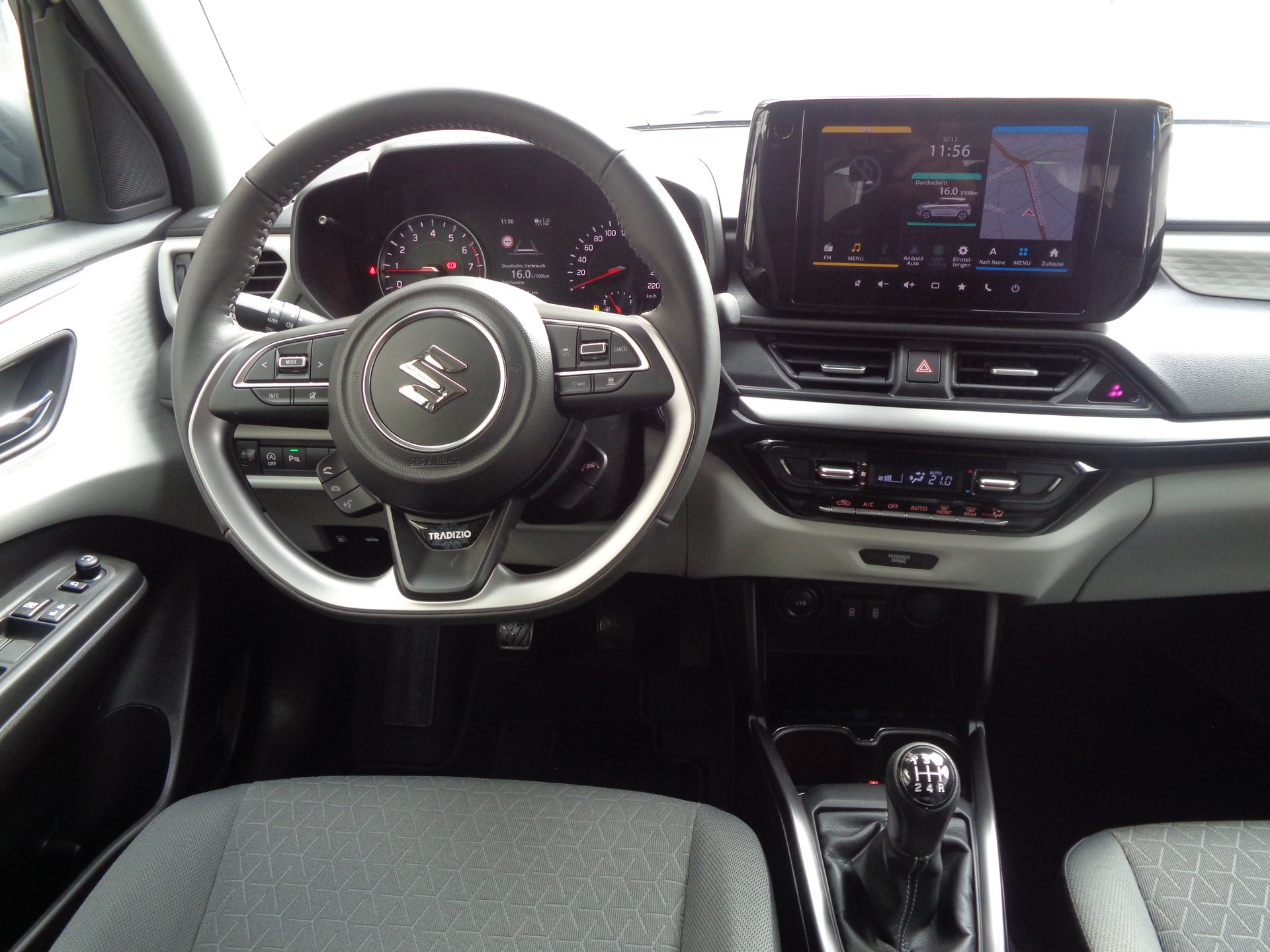 SUZUKI 1.2 Tradizio Top Hybrid-image-9