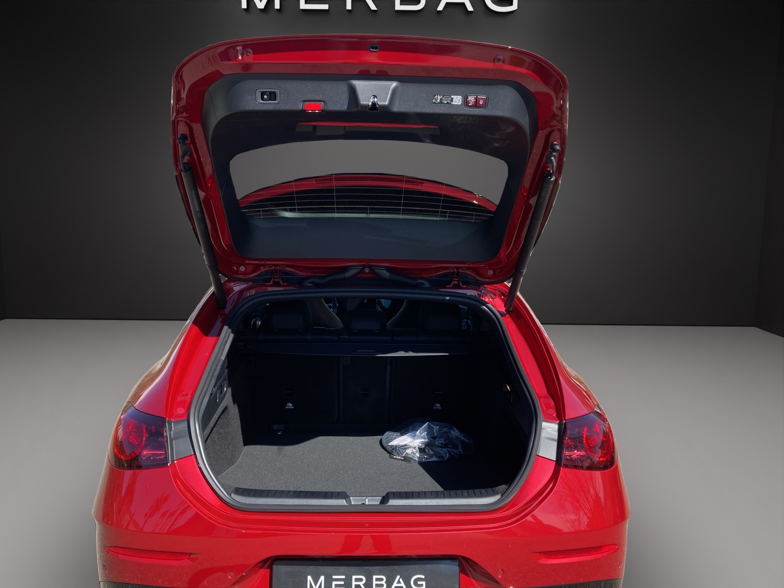MERCEDES-BENZ CLA 350 4MATIC Shooting Brake with EQ Technology-image-8