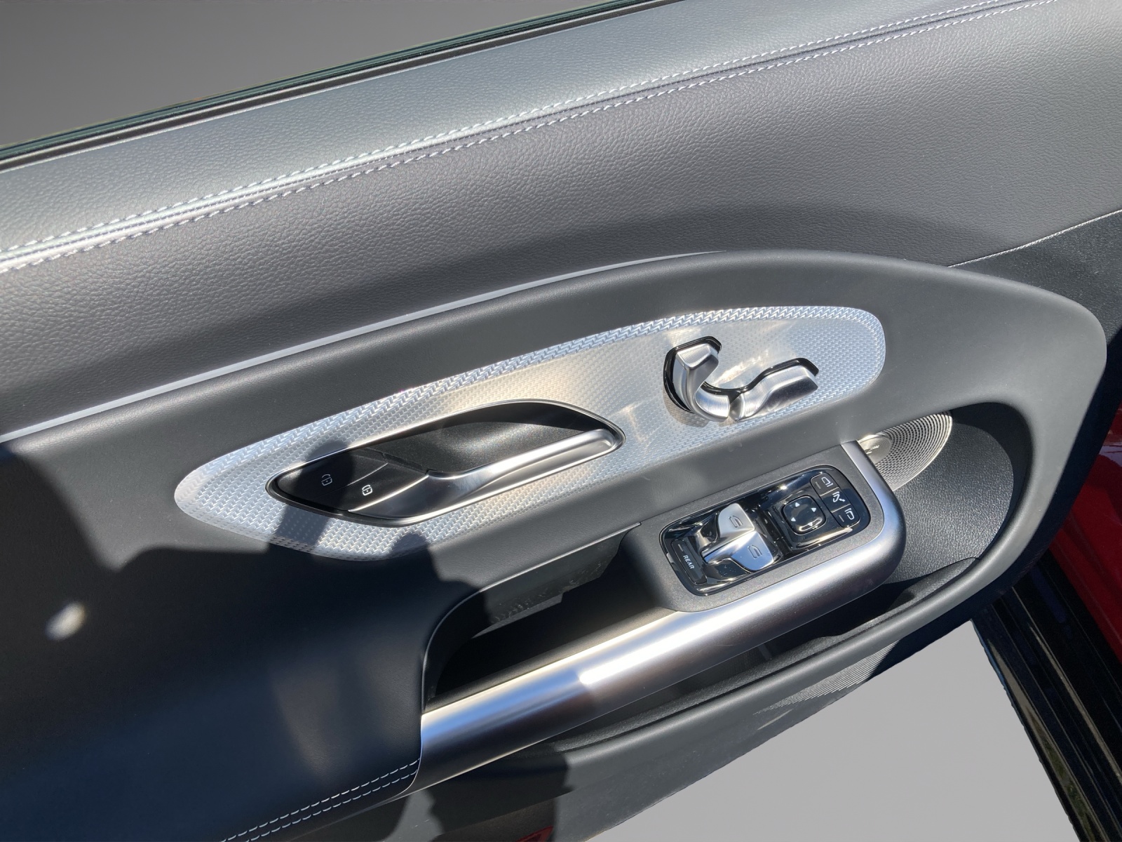 MERCEDES-BENZ CLA 350 4MATIC Shooting Brake with EQ Technology-image-12