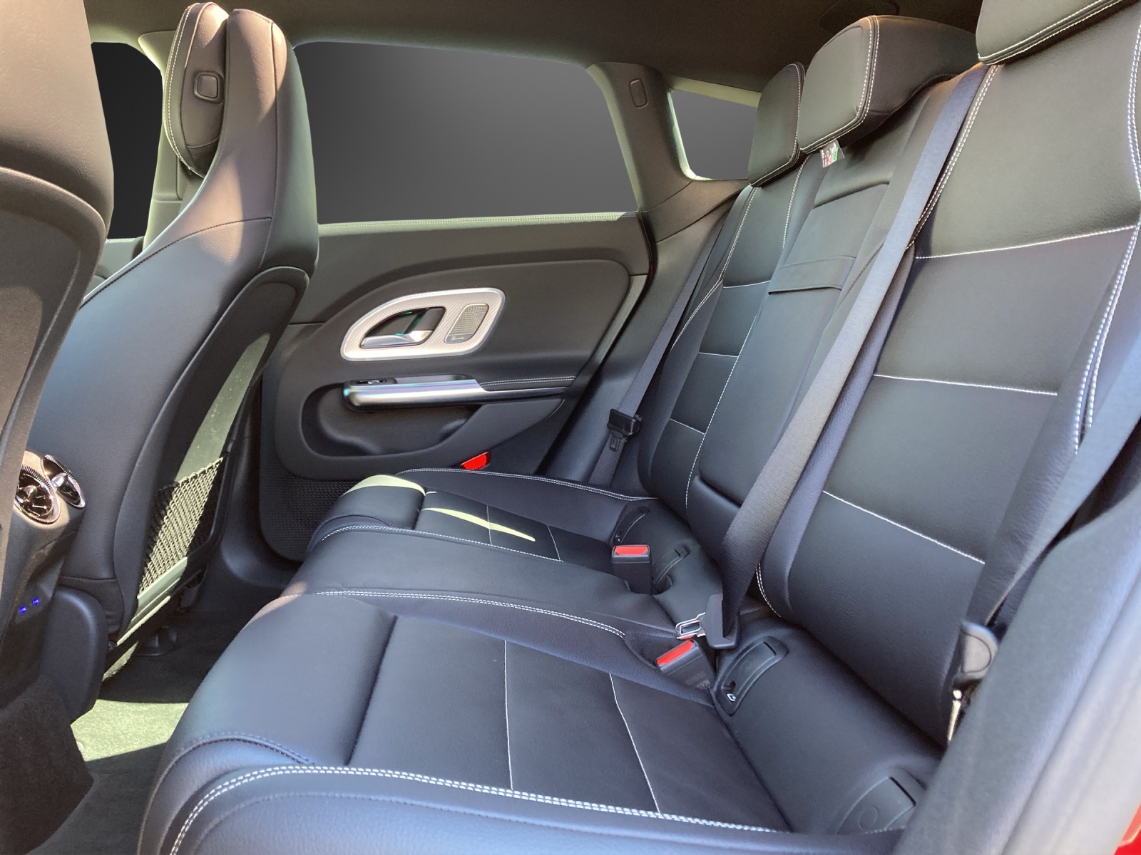 MERCEDES-BENZ CLA 350 4MATIC Shooting Brake with EQ Technology-image-14