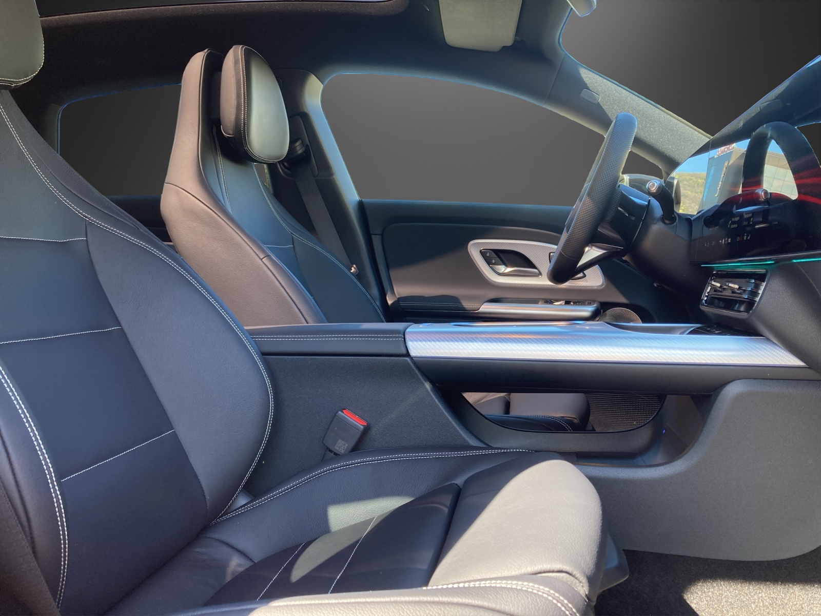 MERCEDES-BENZ CLA 350 4MATIC Shooting Brake with EQ Technology-image-11