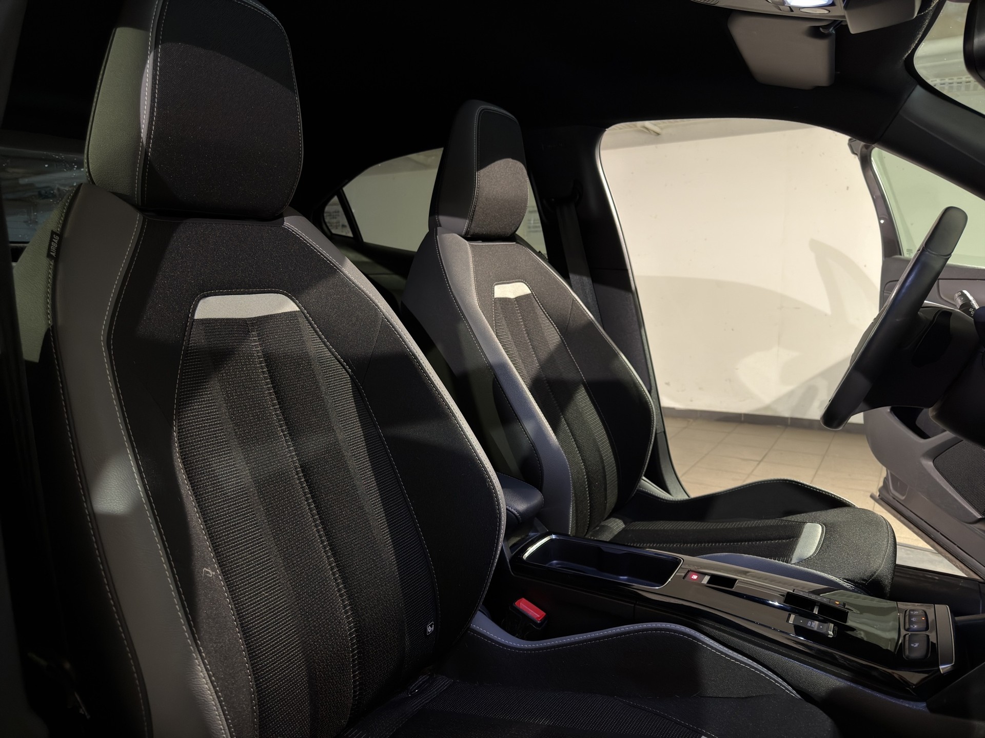 OPEL Mokka 1.2 Direct Injection Turbo Blitz Aut.-image-19