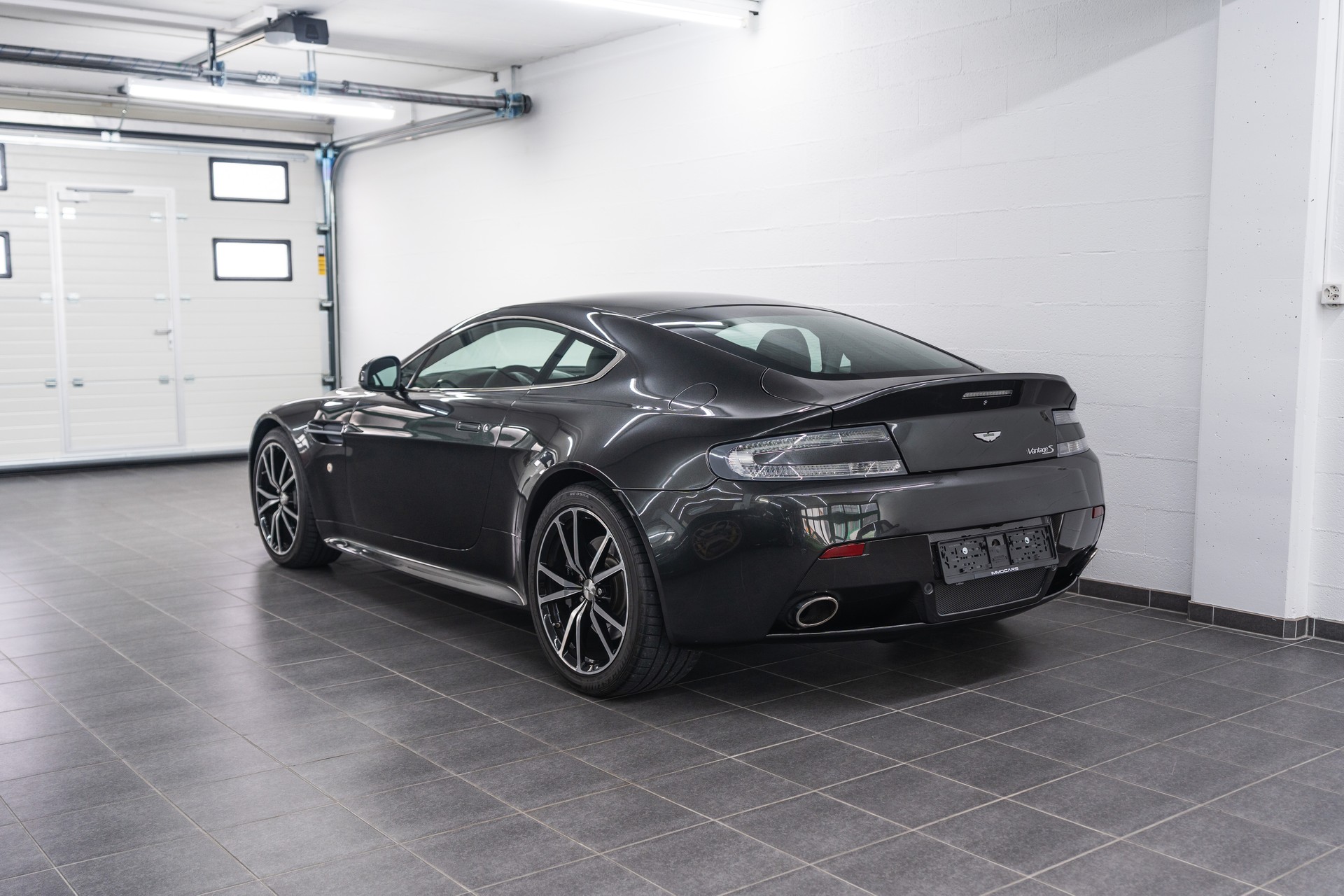 ASTON MARTIN V8 Vantage 4.7 S SP10 / Sportshift-image-4