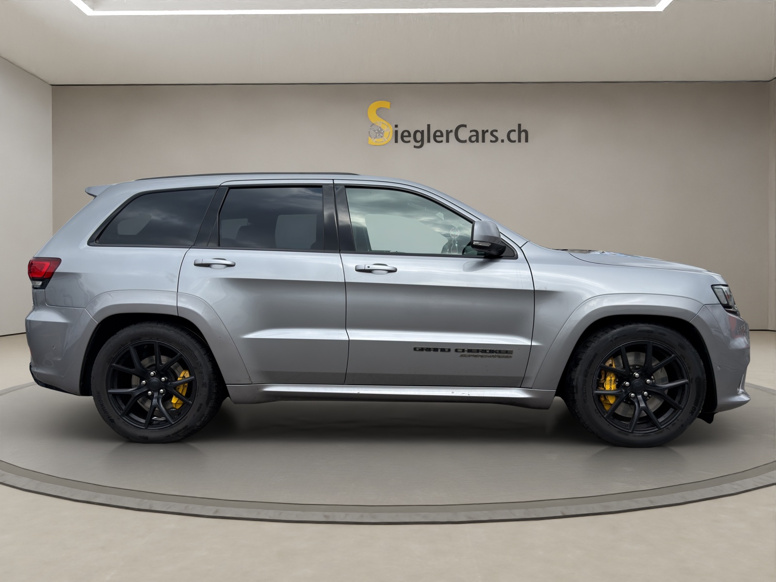 JEEP Grand Cherokee 6.2 V8 HEMI Trackhawk Automatic-image-2