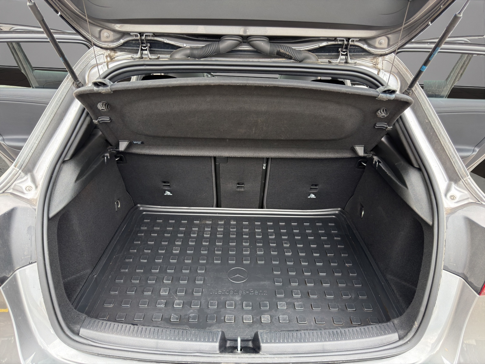 MERCEDES-BENZ A 35 AMG 4Matic Speedshift-image-18